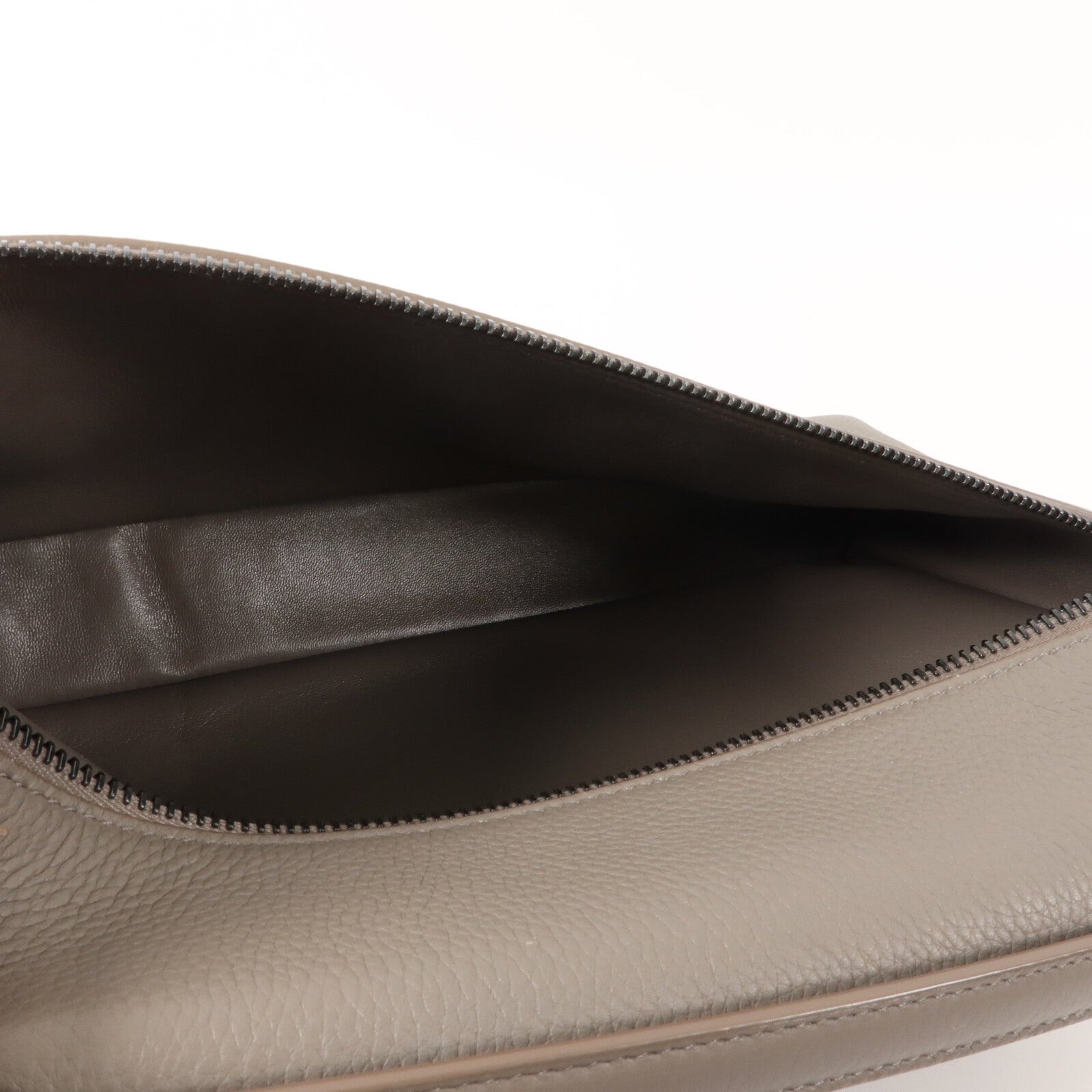 Loro Piana Grained Calfskin Extra Pouch L29手提包