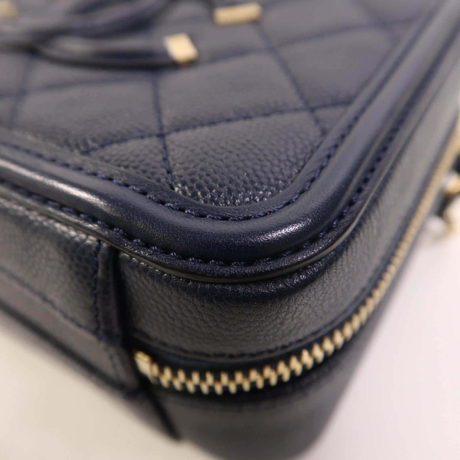 CHANEL 牛皮皮革Vanity Case金扣鏈帶手挽肩背兩用袋