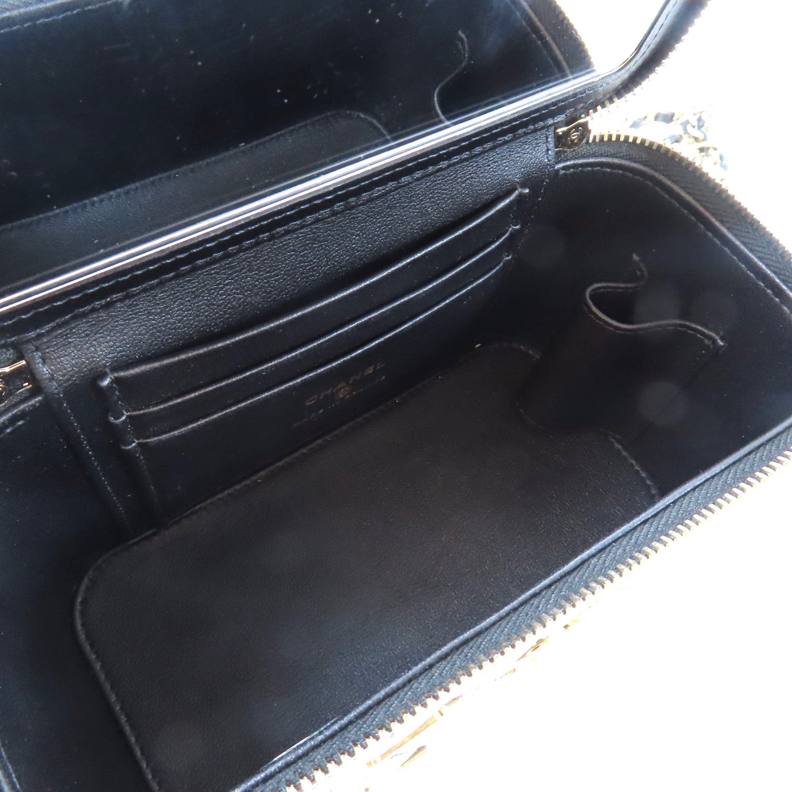 CHANEL 【激減優惠】菱格羊皮皮革Charms Vanity Case鏈帶肩背袋黑色