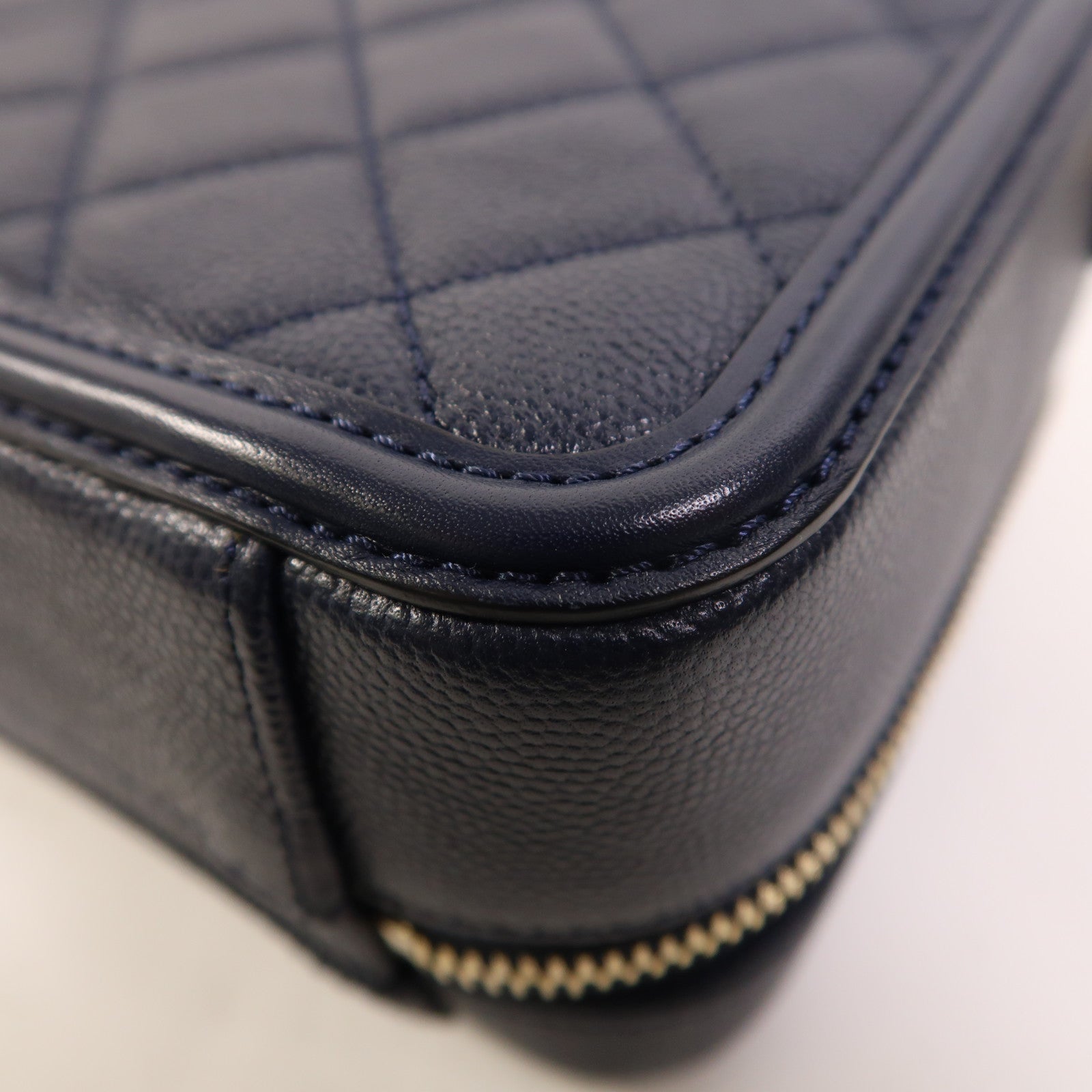 CHANEL 牛皮皮革Vanity Case金扣鏈帶手挽肩背兩用袋