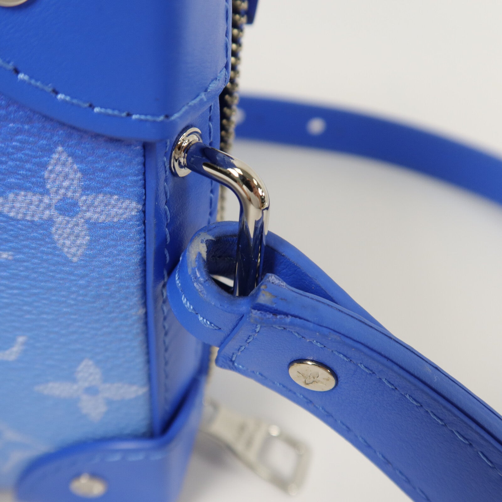 LOUIS VUITTON Monogram Clouds Soft Trunk Wallet肩背袋