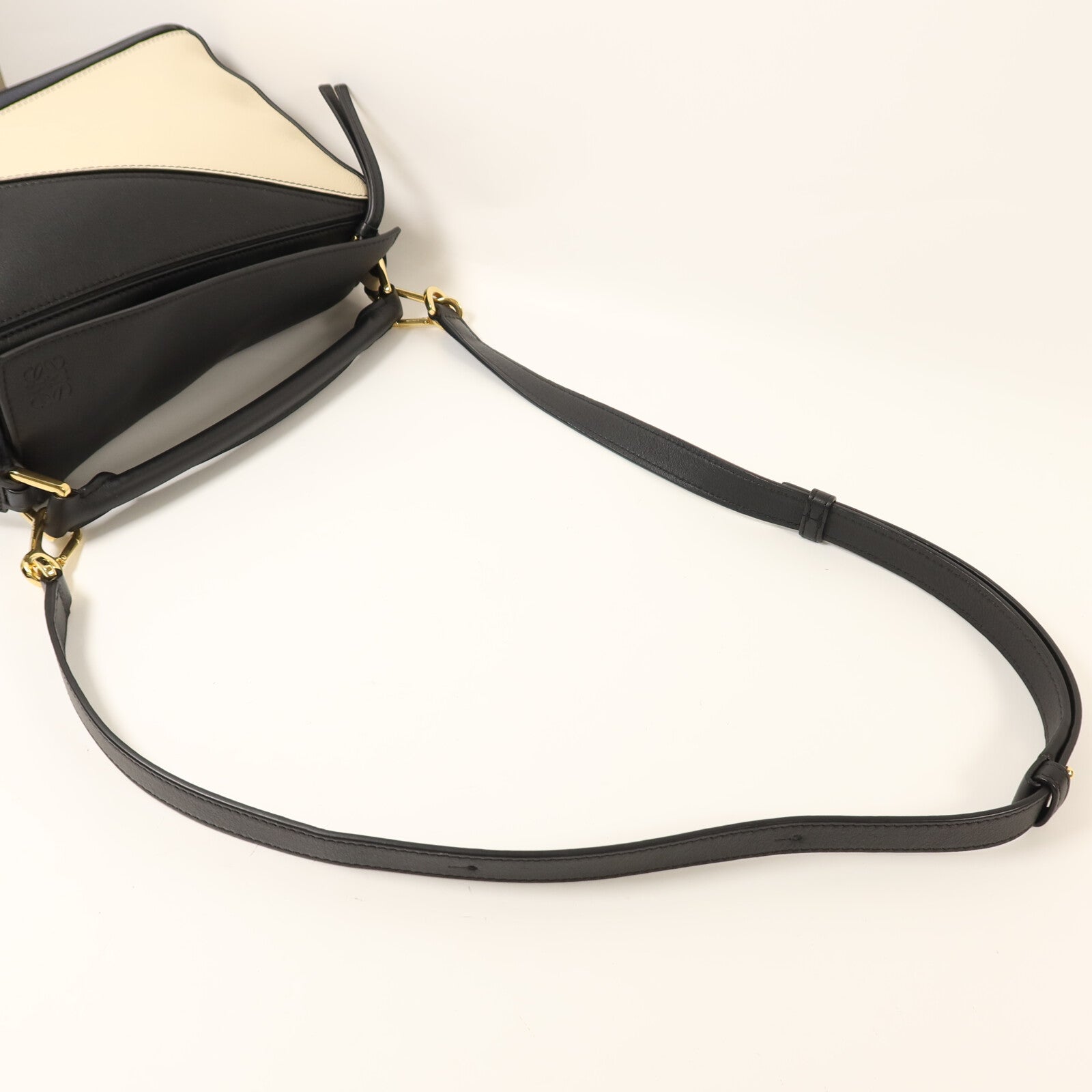 LOEWE 牛皮皮革Puzzle Small金扣手挽肩背兩用袋