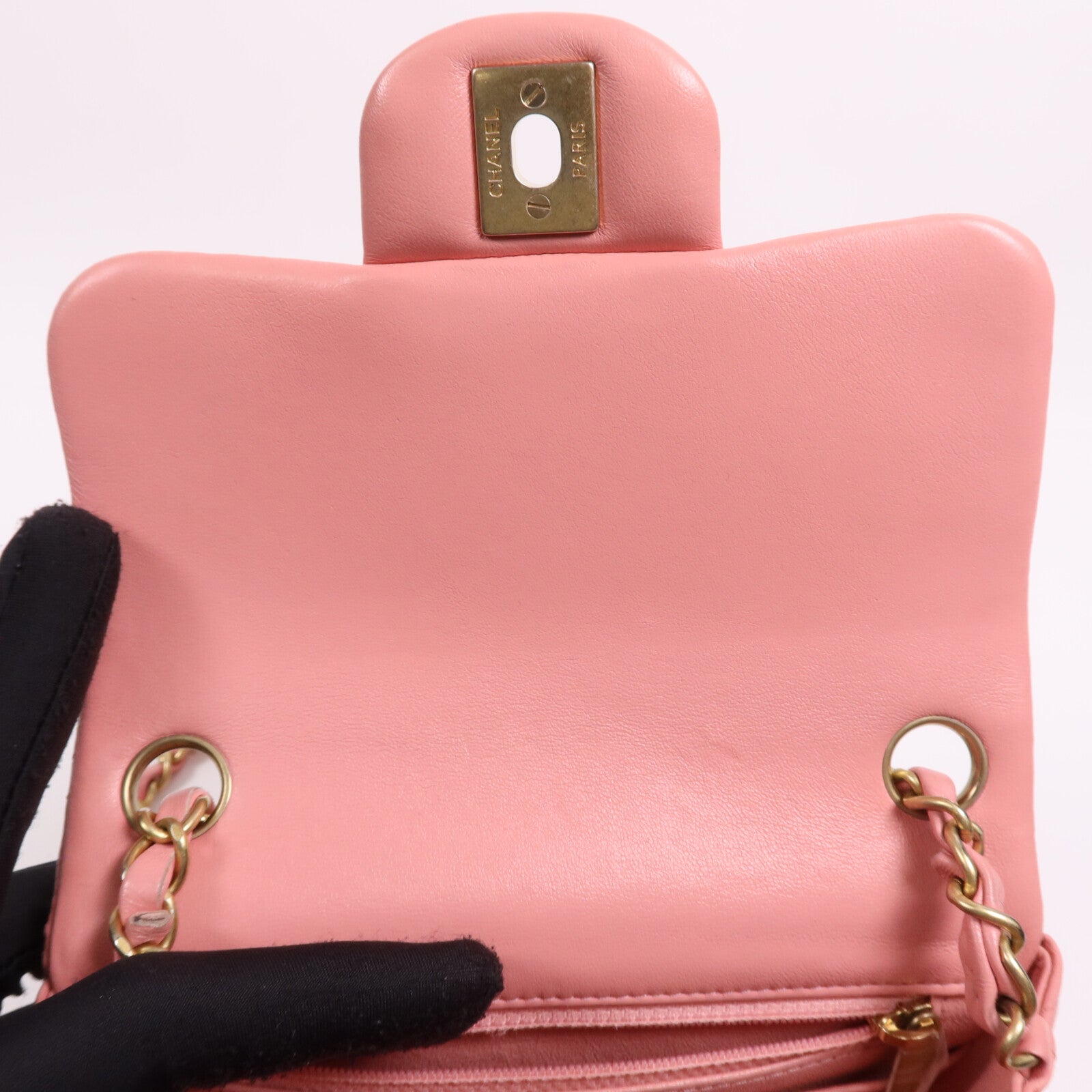CHANEL 羊皮皮革Mini Classic 17金扣鏈帶肩背袋