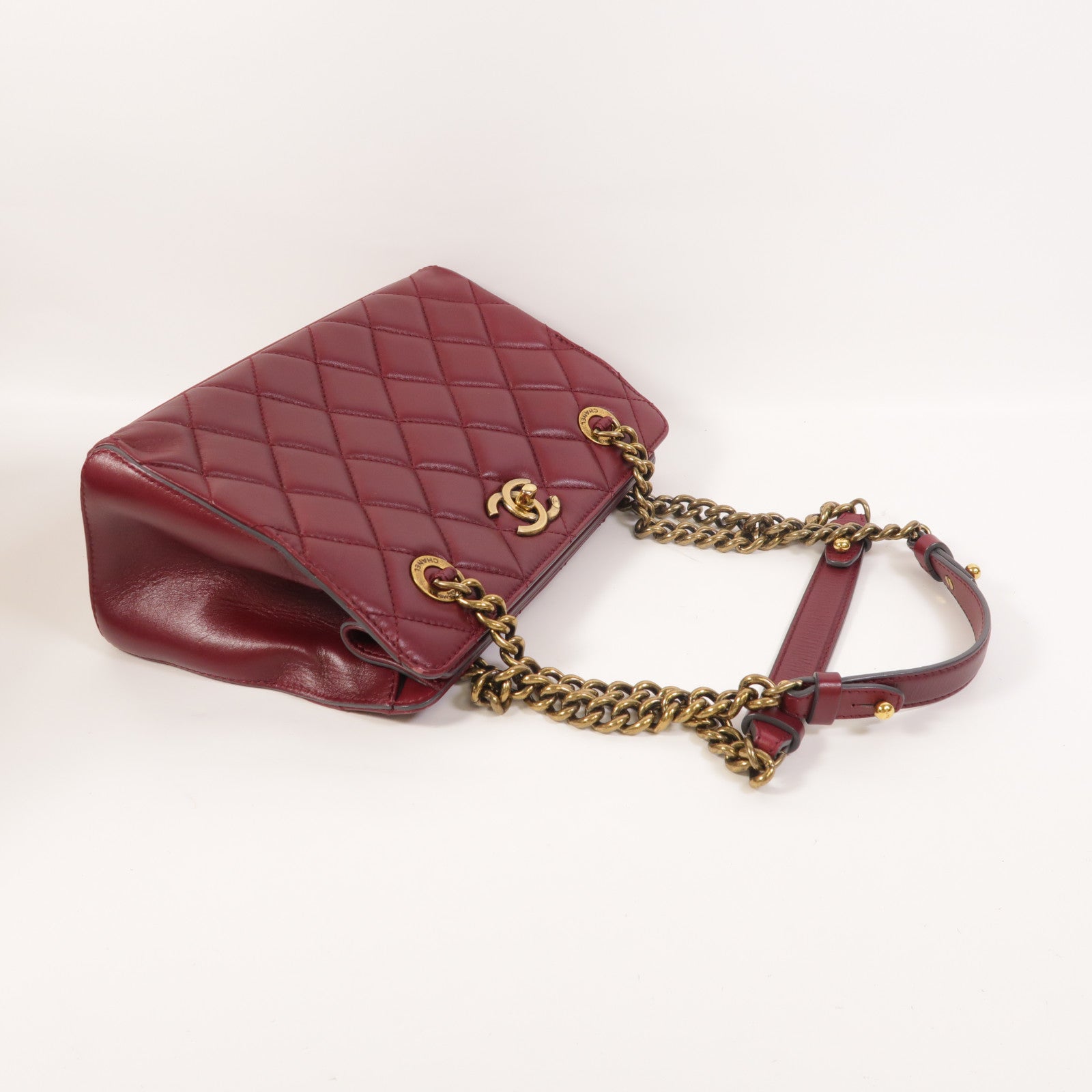 CHANEL 牛皮皮革Chain Shoulder金扣鏈帶肩背袋