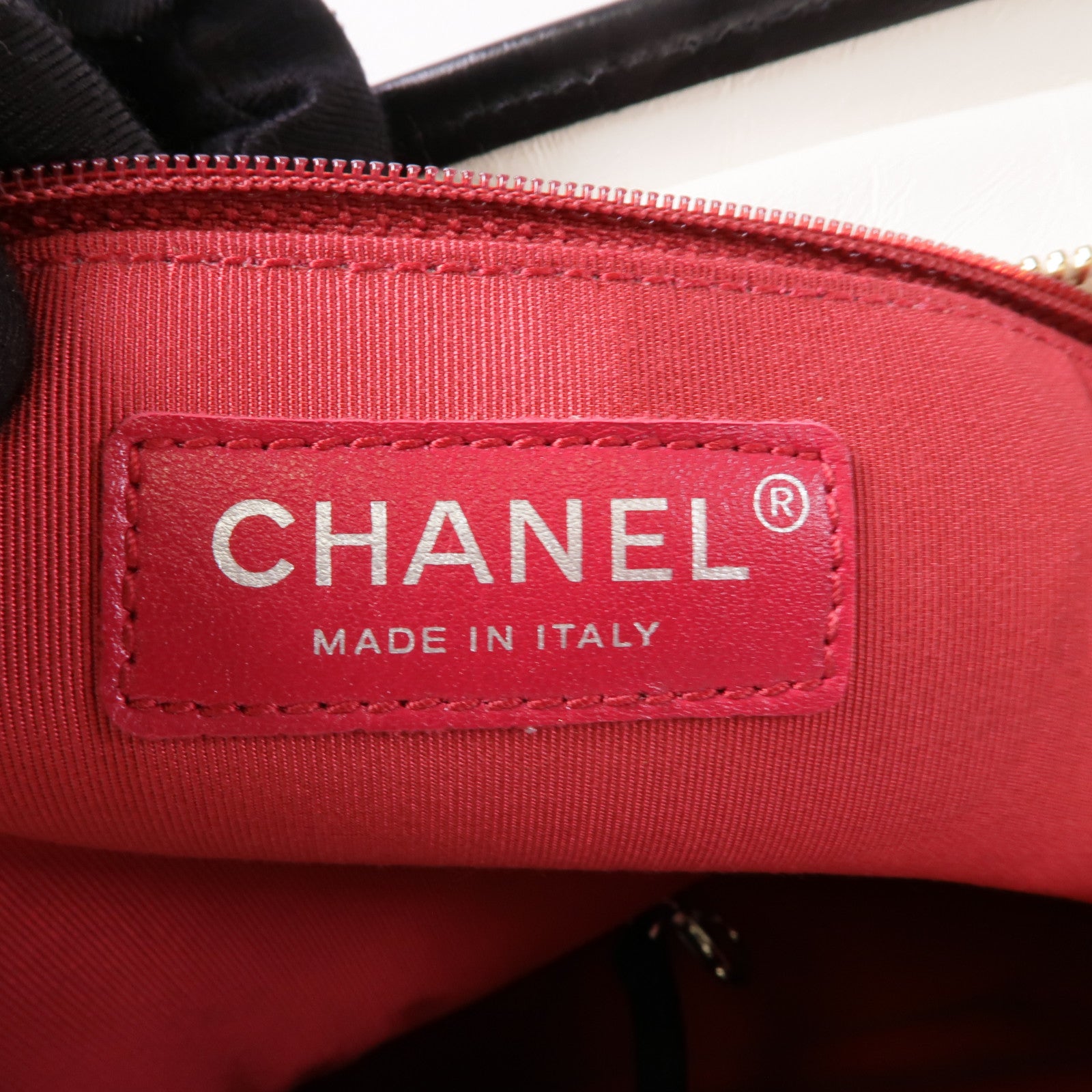 CHANEL 牛皮皮革Gabrielle Medium鏈帶肩背袋