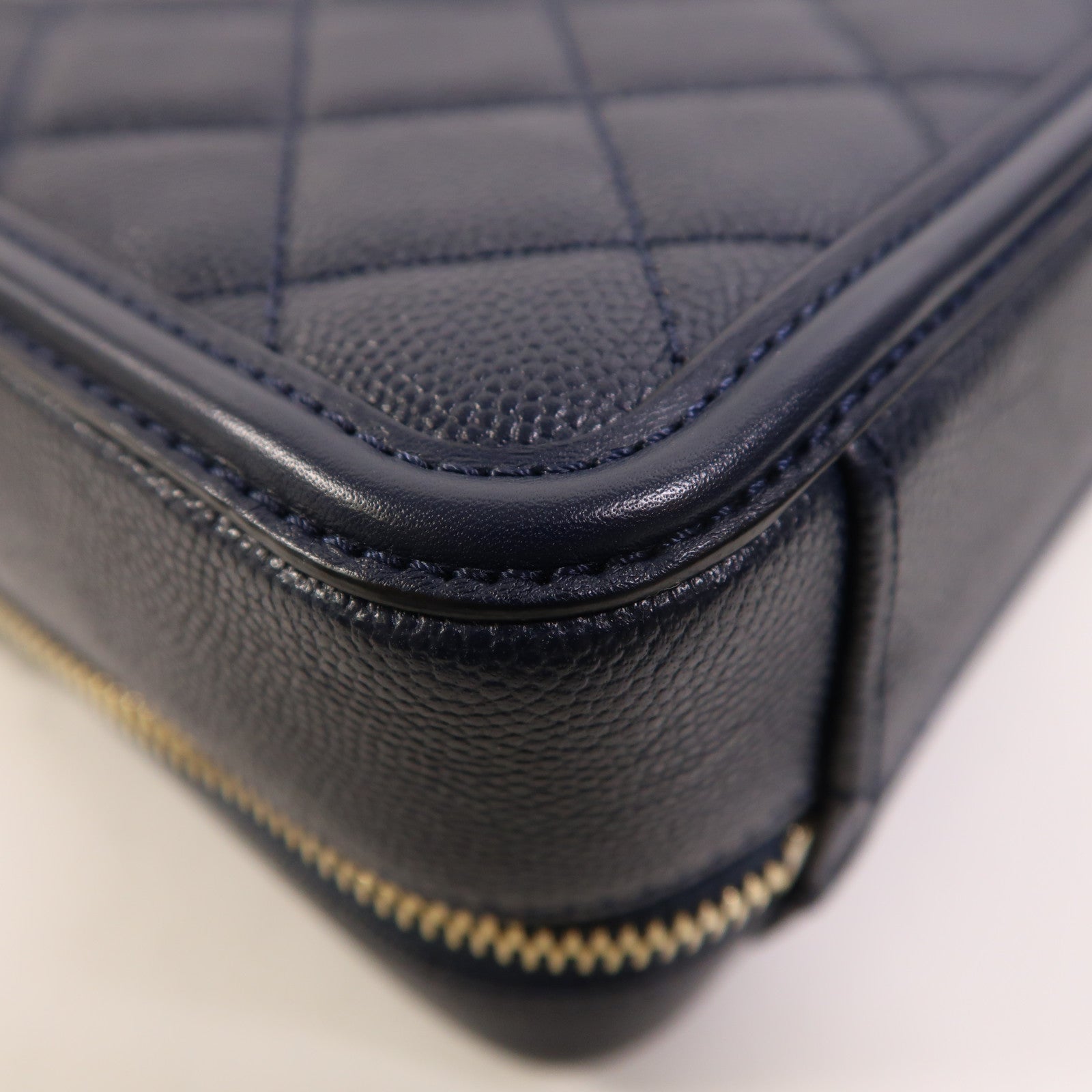 CHANEL 牛皮皮革Vanity Case金扣鏈帶手挽肩背兩用袋