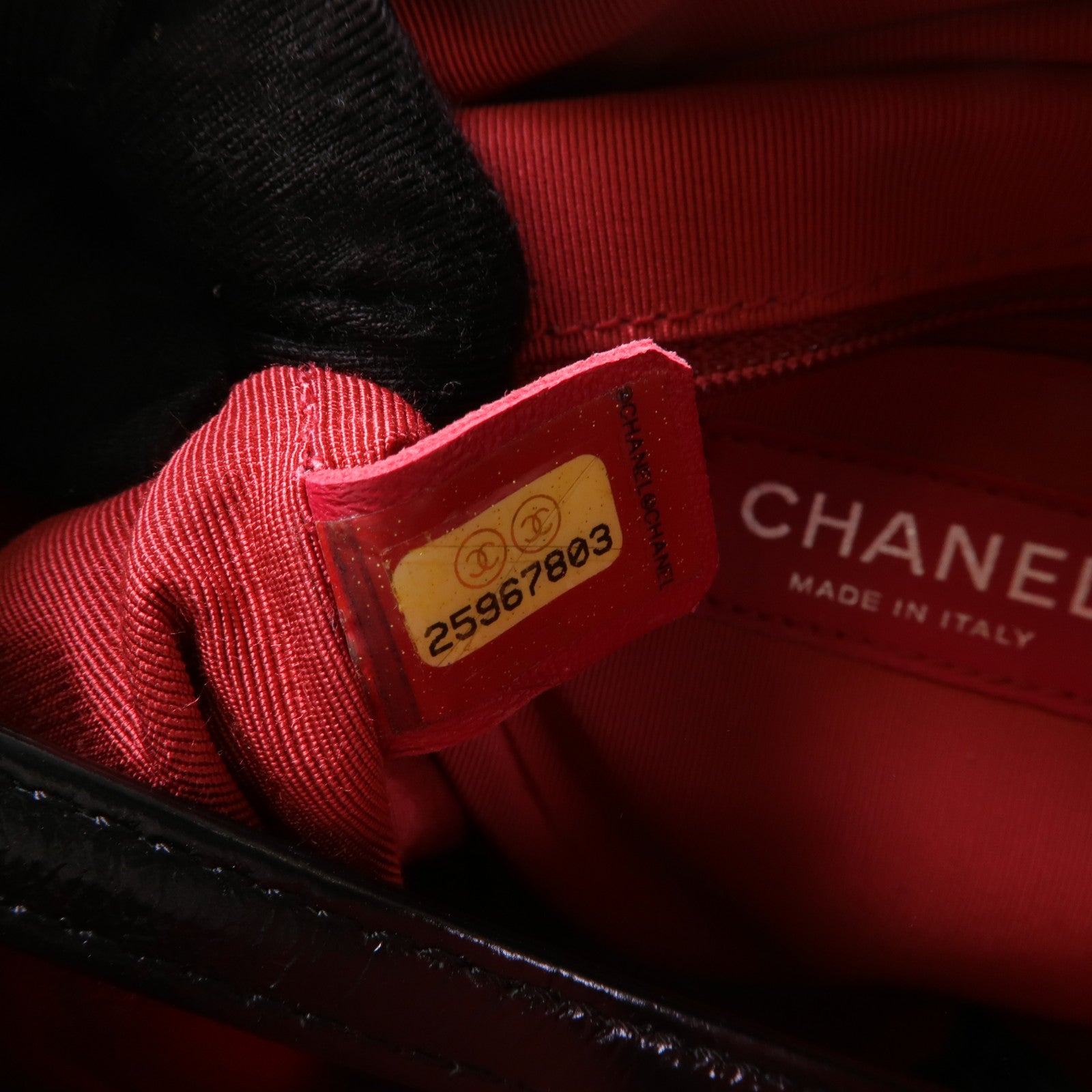 CHANEL 牛皮皮革Gabrielle Medium鏈帶肩背袋