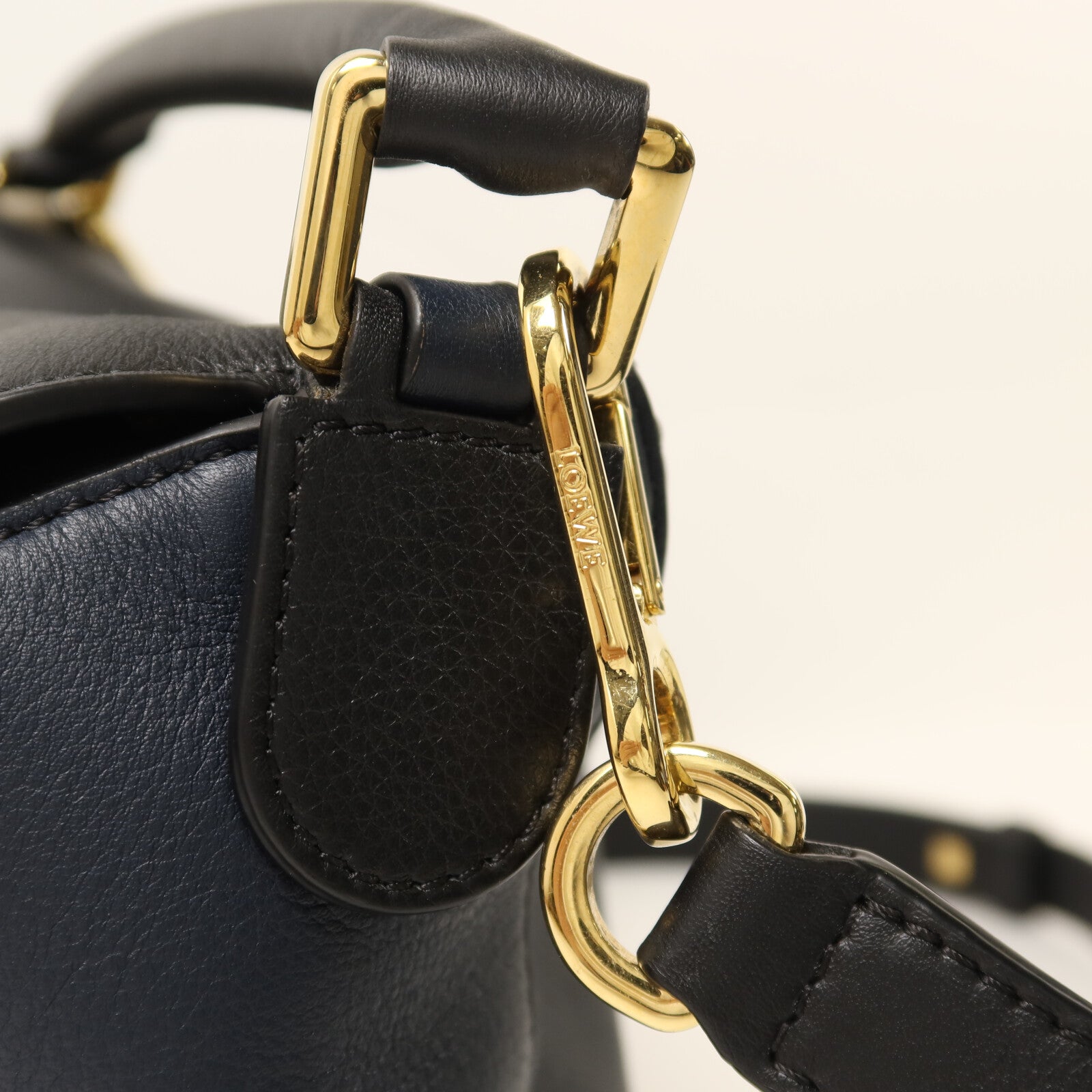 LOEWE 牛皮皮革Puzzle Small金扣手挽肩背兩用袋