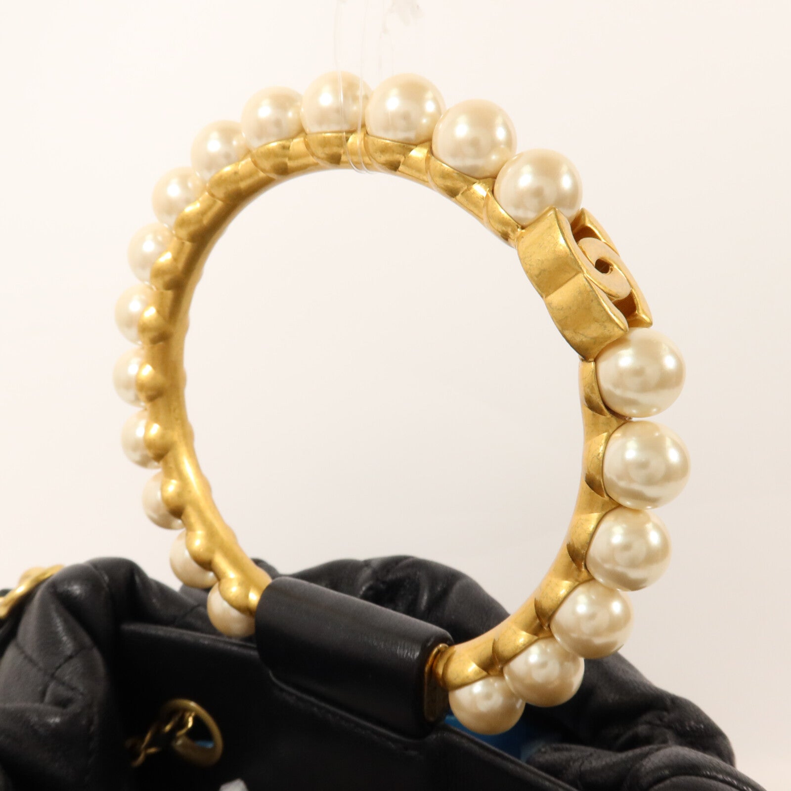 CHANEL 羊皮皮革Bucket Bag With Pearl Handle鏈帶手挽肩背兩用袋