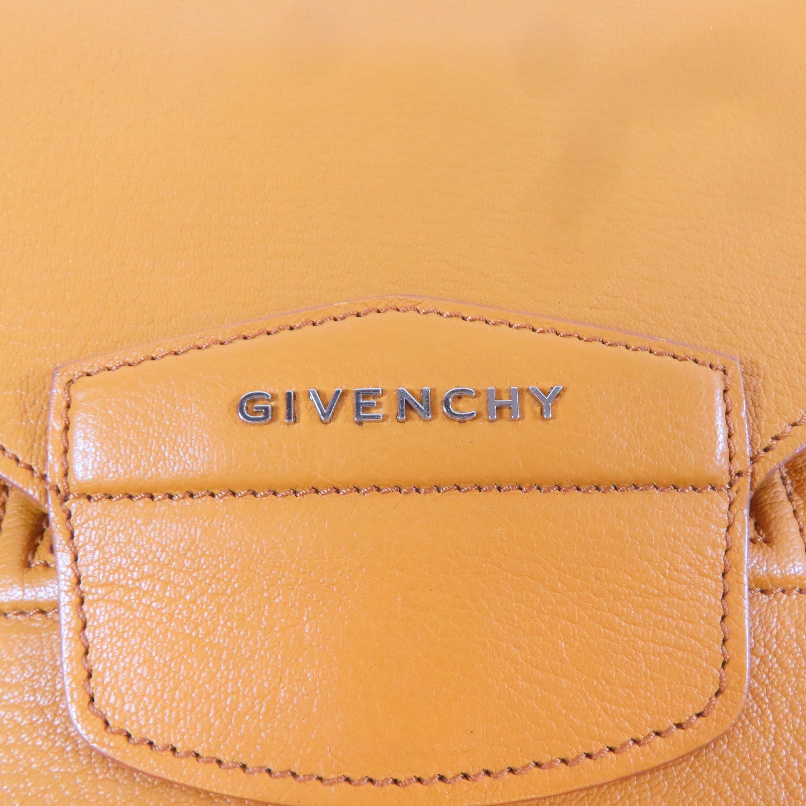 GIVENCHY 【激減優惠】牛皮皮革Cluth Bag銀扣手拿包橙色