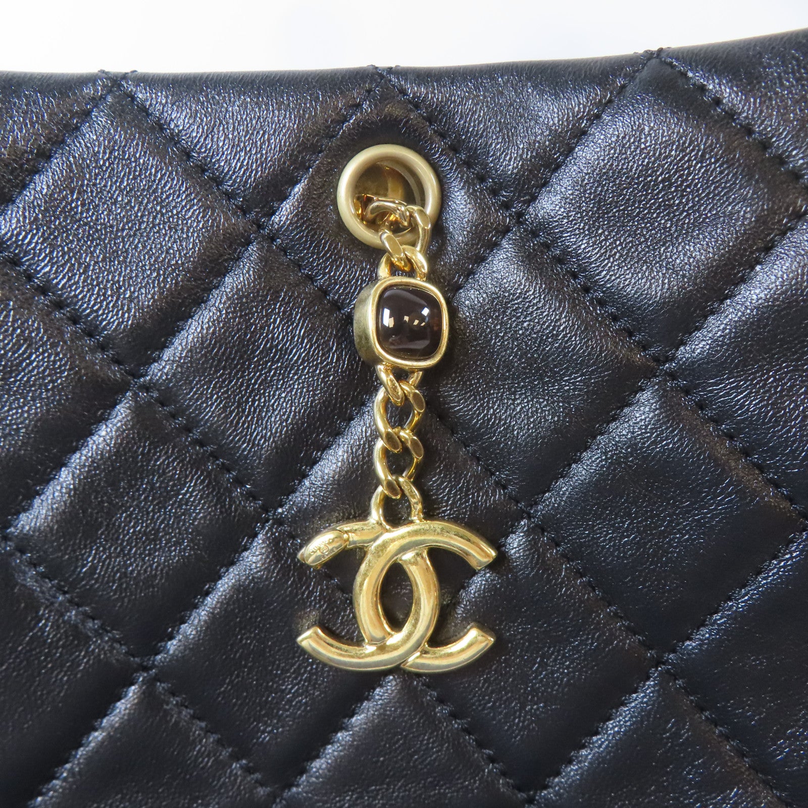 CHANEL 【激減優惠】菱格羊皮皮革Bucket Bag金扣鏈帶肩背袋黑色