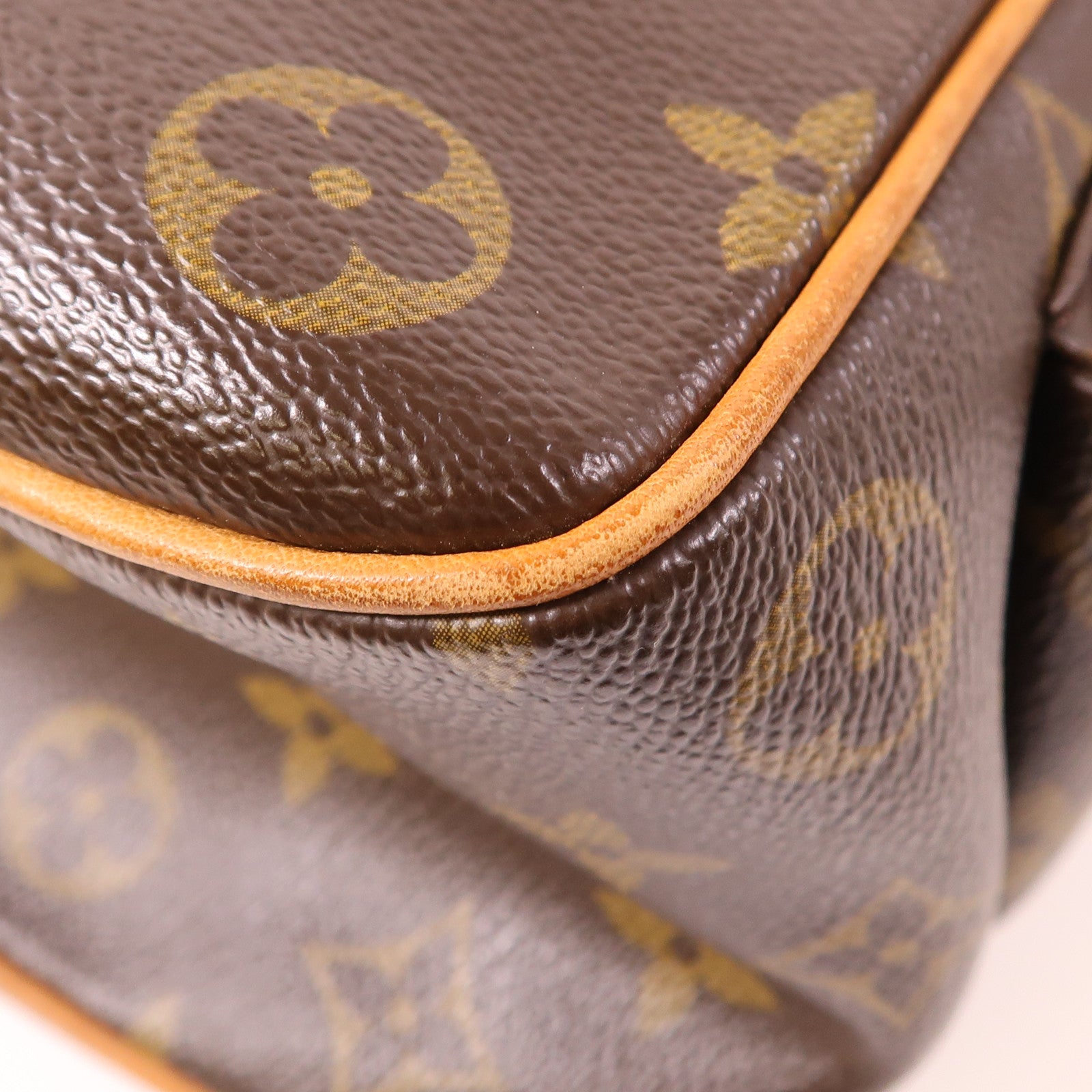 LOUIS VUITTON Monogram Multipli Cite金扣肩背袋