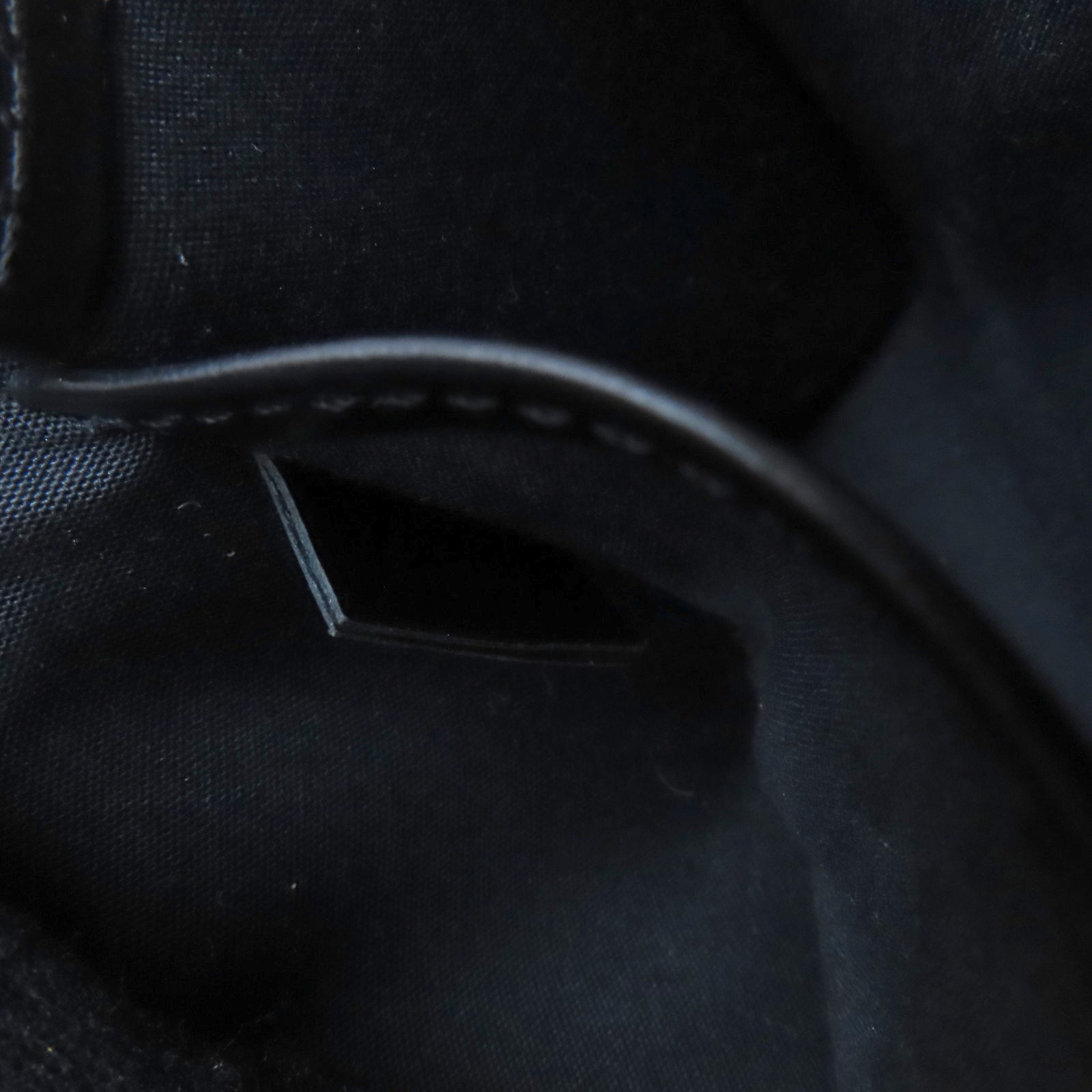 LOUIS VUITTON Epi Honfleur金扣肩背袋