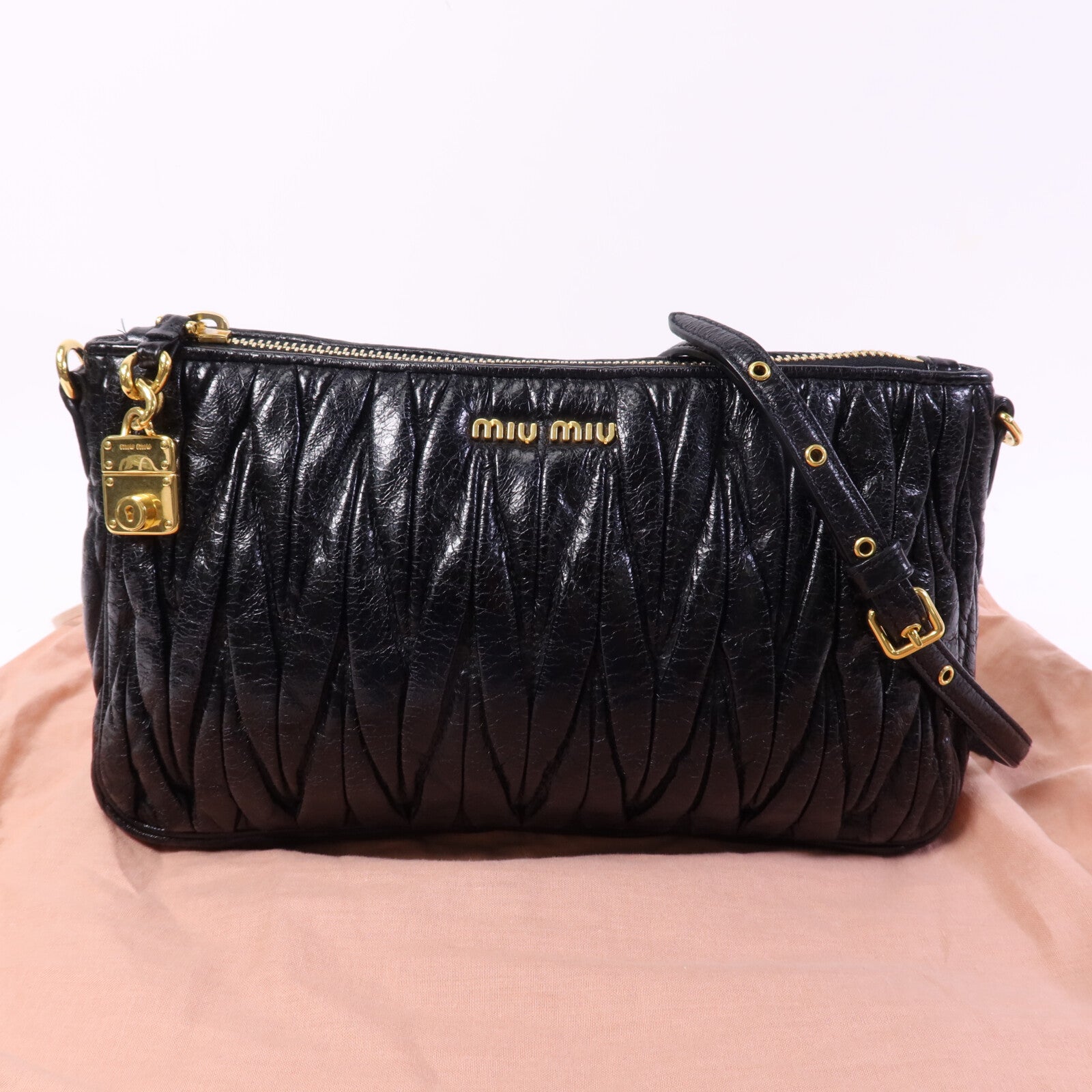 Miu Miu 羊皮皮革Shoulder Bag金扣肩背袋