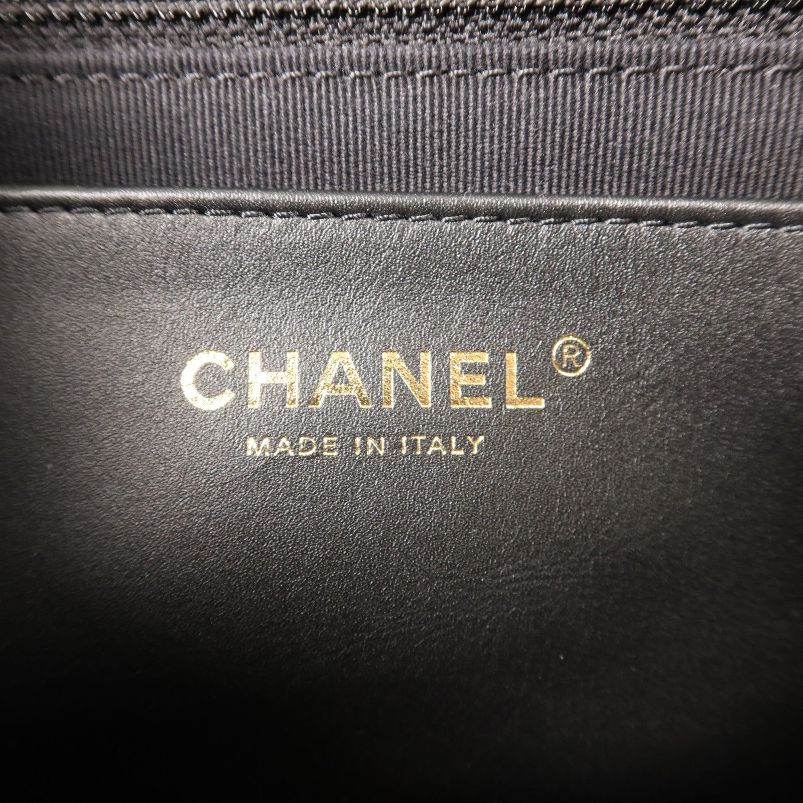 CHANEL 牛皮皮革Chain Shoulder金扣鏈帶肩背袋