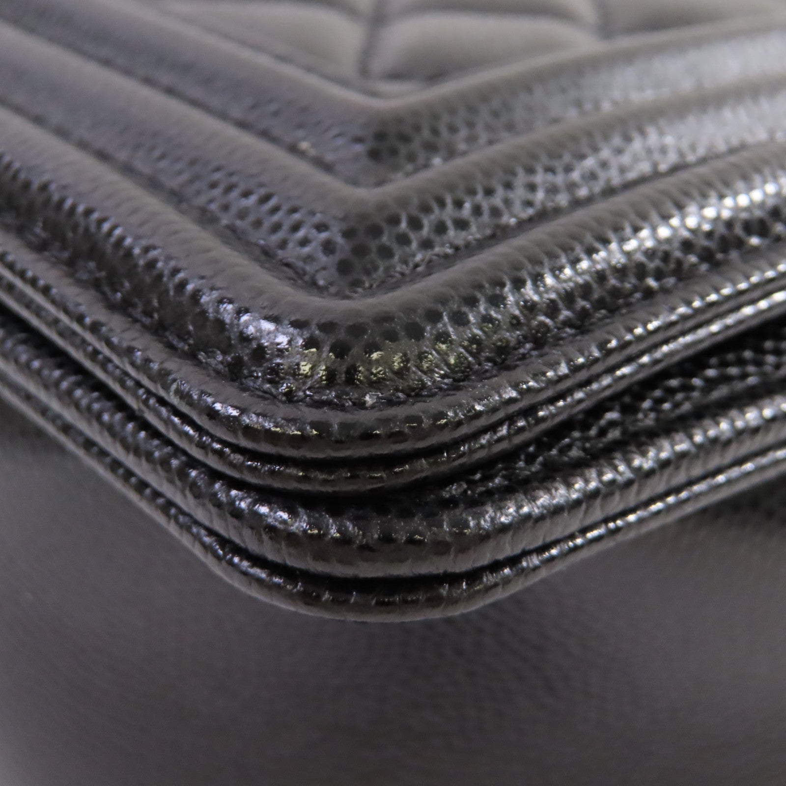 CHANEL 菱格Caviar皮革Boy Chanel Chain Shoulder Bag銀扣鏈帶肩背袋黑色