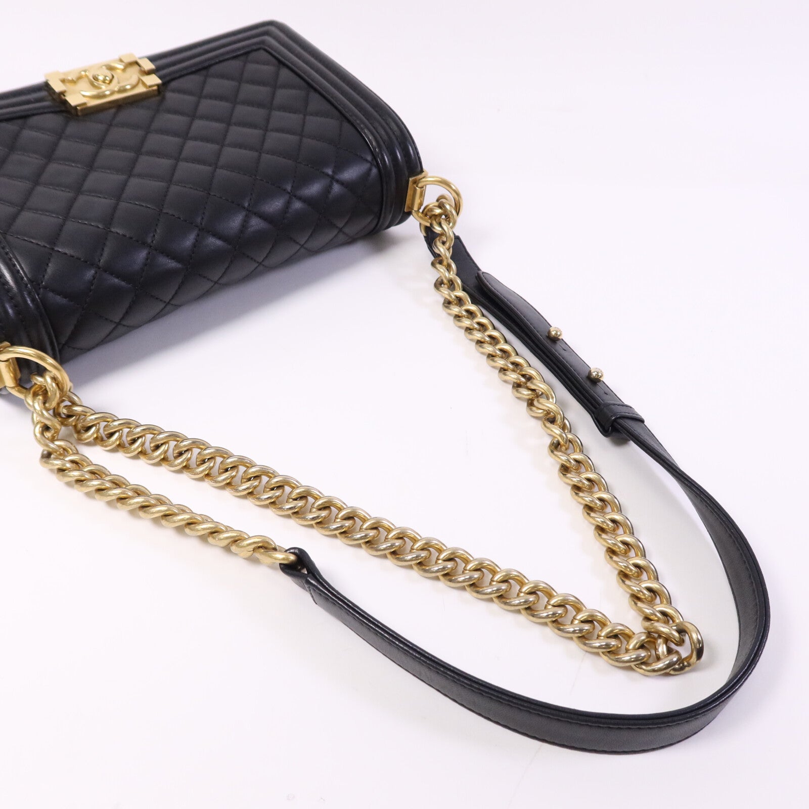 CHANEL 羊皮皮革Boy 25金扣鏈帶肩背袋