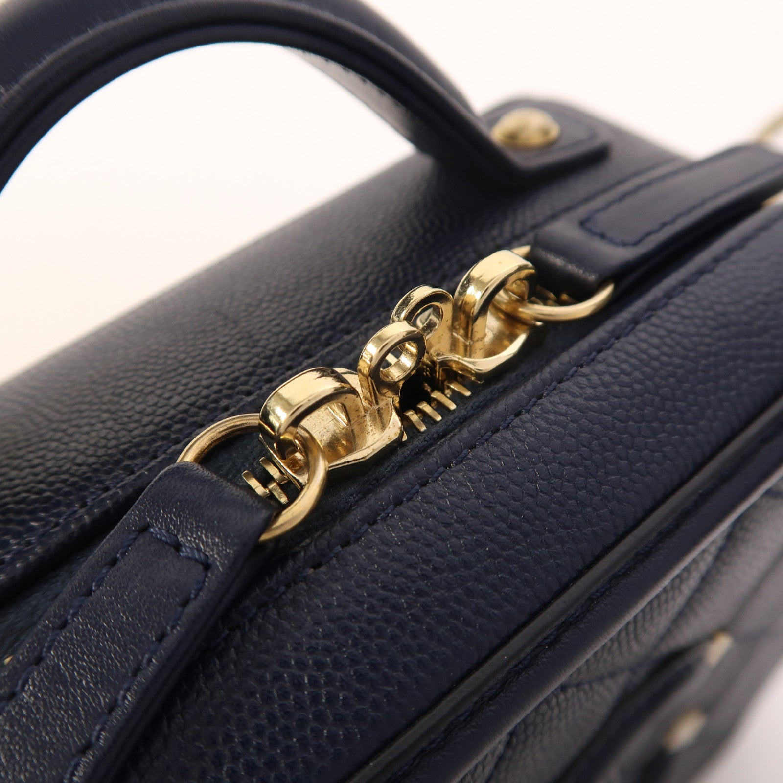 CHANEL 牛皮皮革Vanity Case金扣鏈帶手挽肩背兩用袋