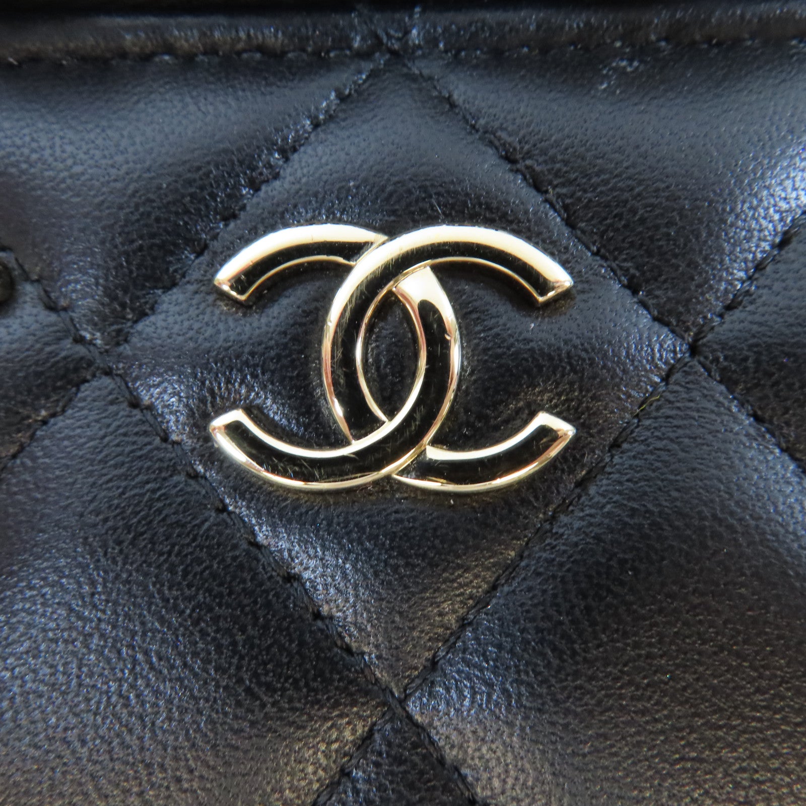 CHANEL 【激減優惠】菱格羊皮皮革Charms Vanity Case鏈帶肩背袋黑色