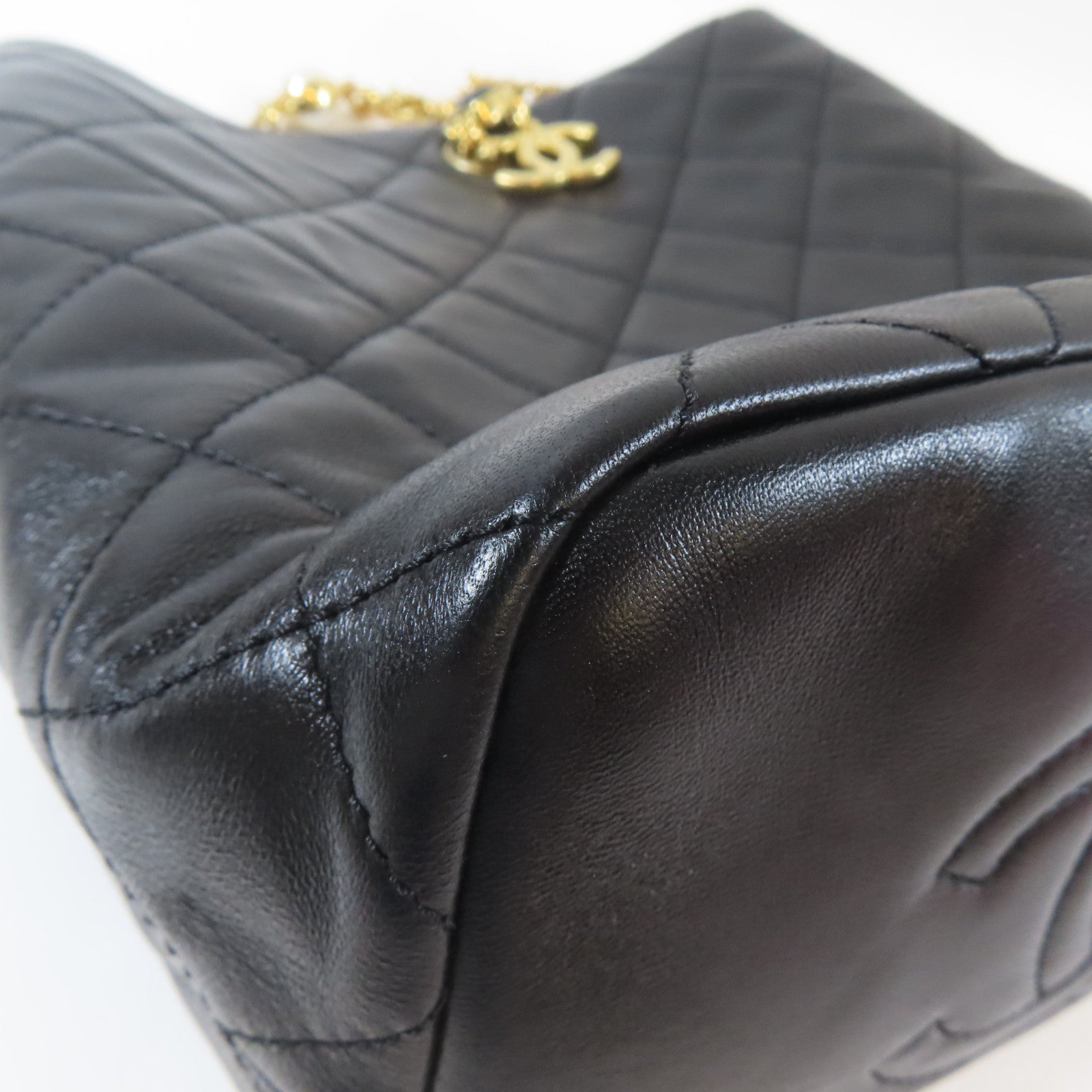 CHANEL 【激減優惠】菱格羊皮皮革Bucket Bag金扣鏈帶肩背袋黑色