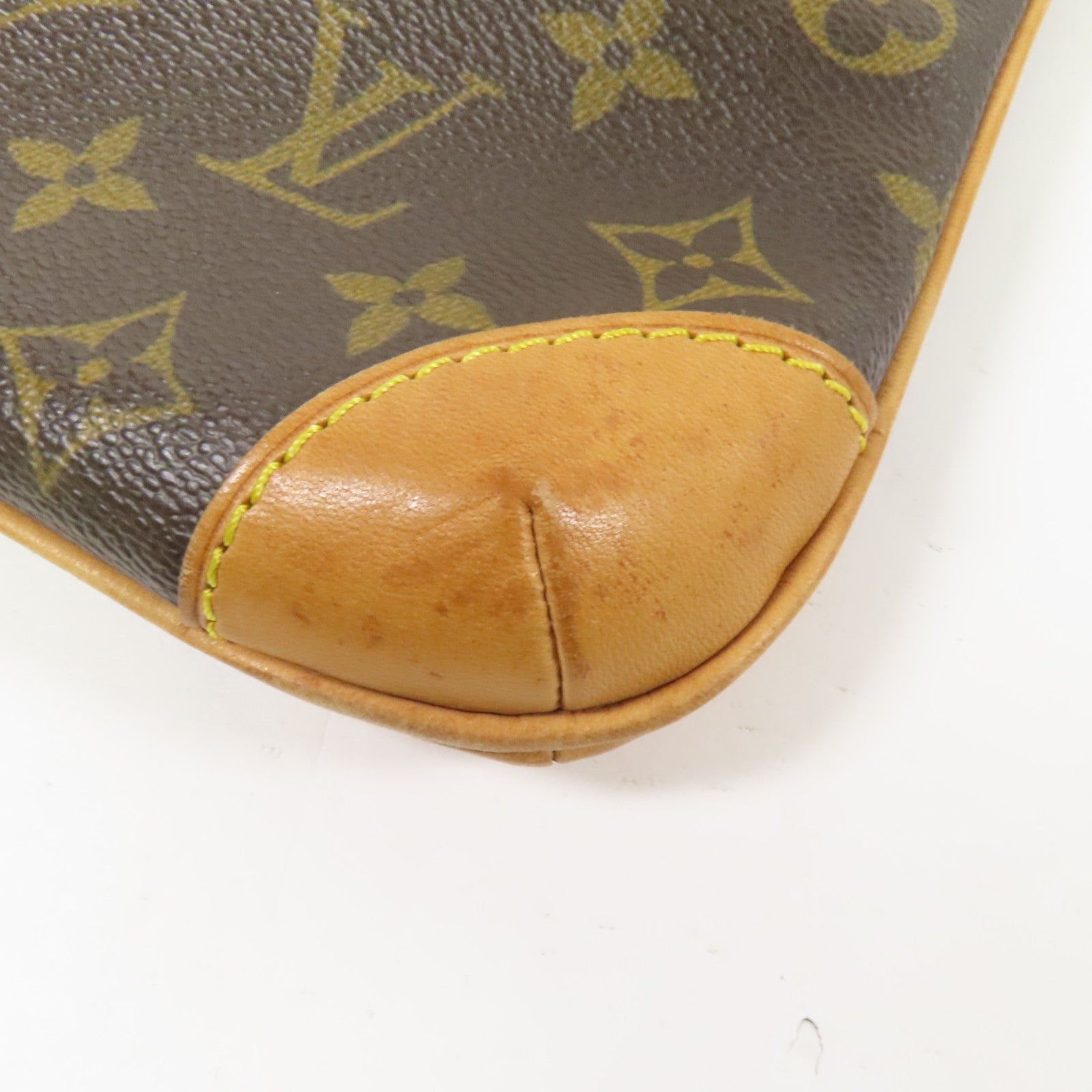 LOUIS VUITTON Monogram Coussin GM金扣肩背袋