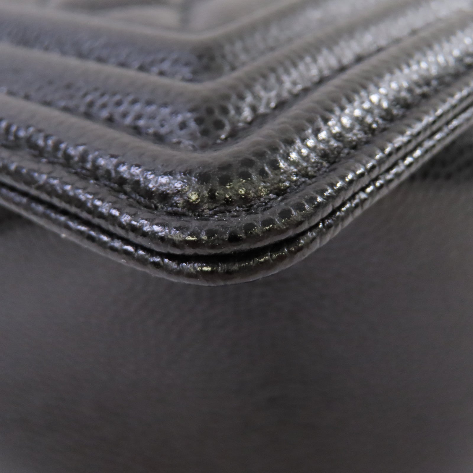 CHANEL 菱格Caviar皮革Boy Chanel Chain Shoulder Bag銀扣鏈帶肩背袋黑色