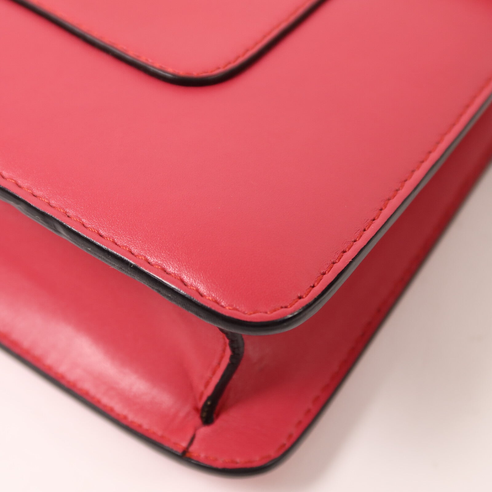 BVLGARI 牛皮皮革Shoulder Bag鏈帶肩背袋
