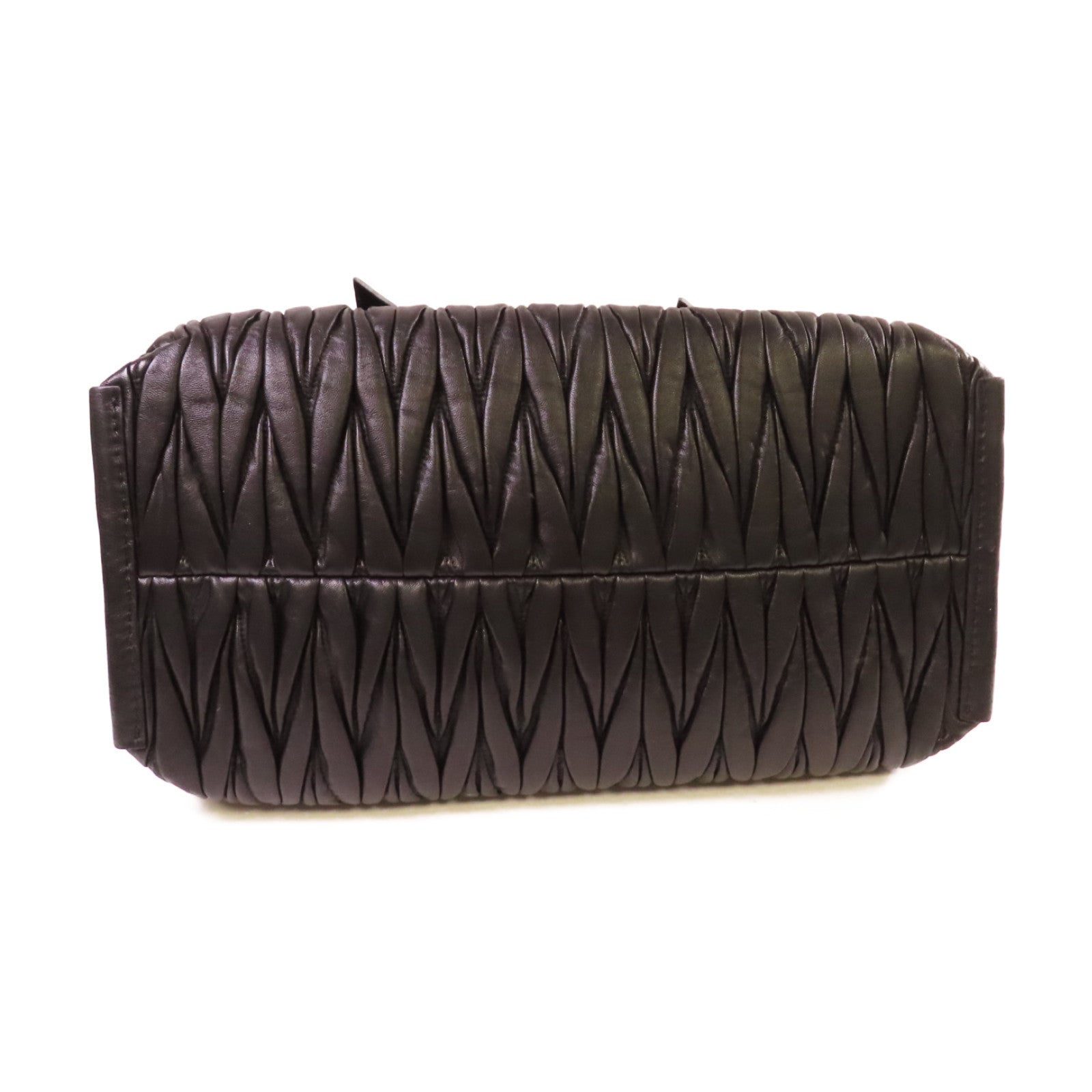 Miu Miu 牛皮皮革Matelasse Shoulder Bag金扣肩背袋黑色