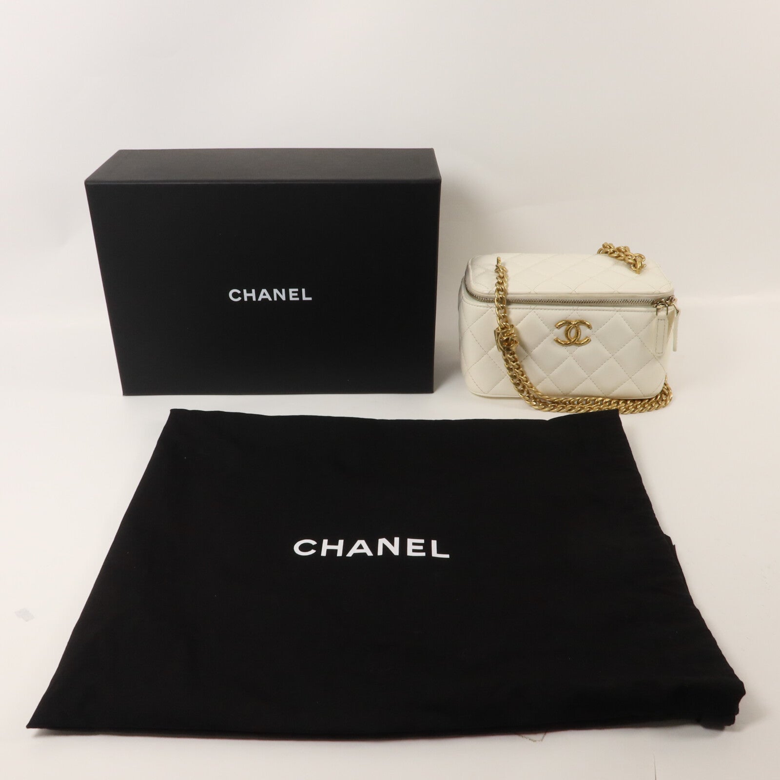 CHANEL 羊皮皮革Vanity Case鏈帶肩背袋