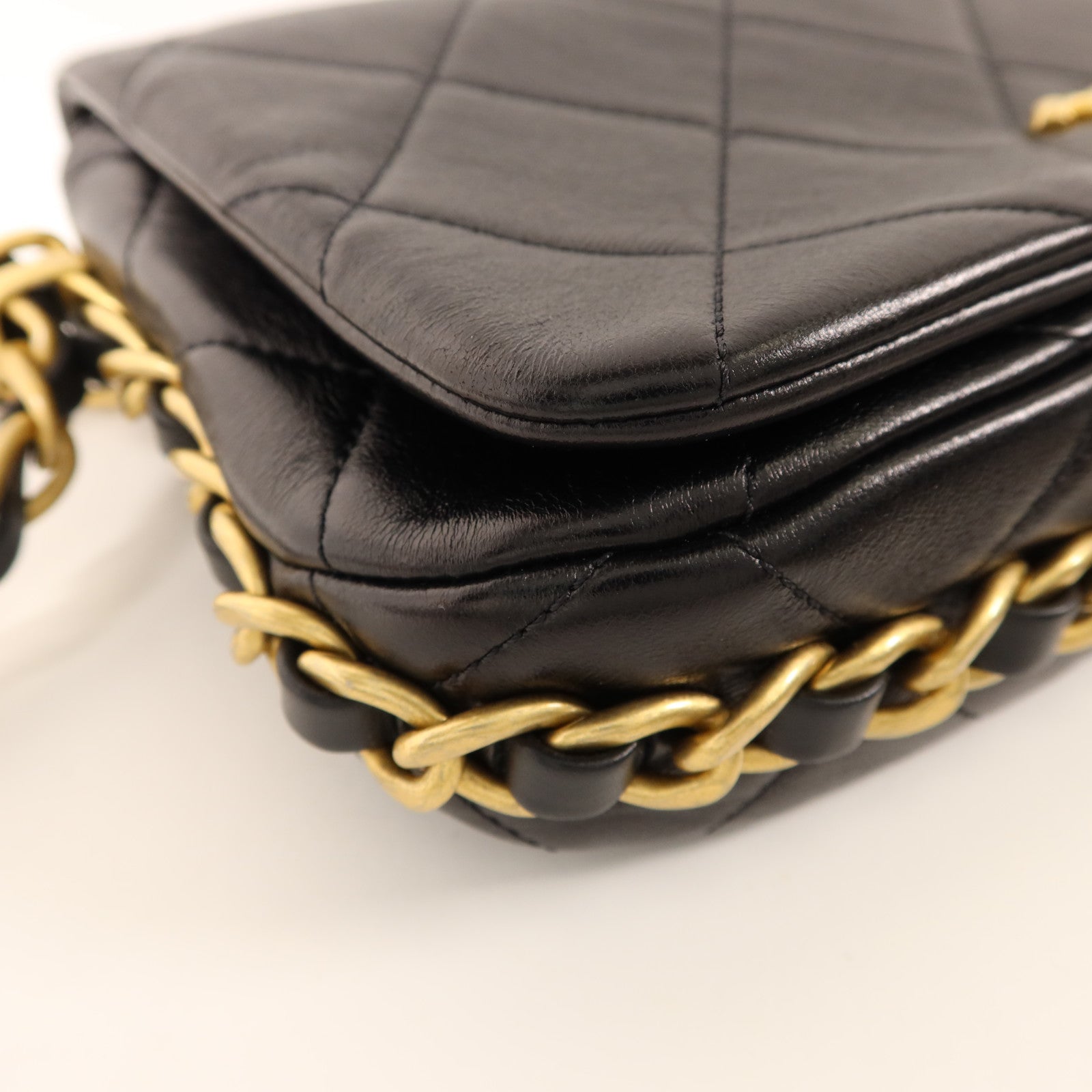 CHANEL 牛皮皮革Chain Shoulder金扣鏈帶肩背袋