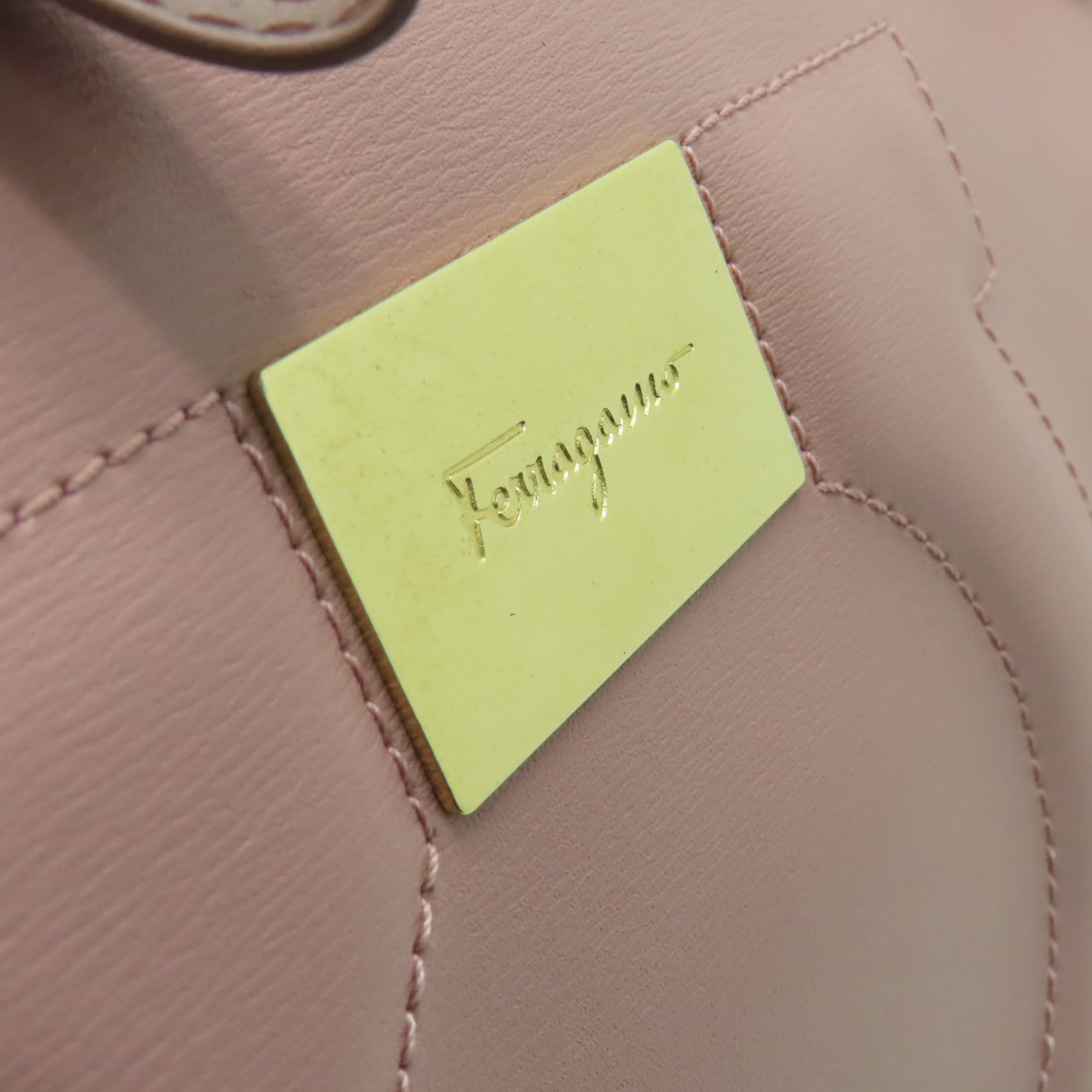 Salvatore Ferragamo 牛皮皮革Shoulder Tote金扣肩背袋粉紅色