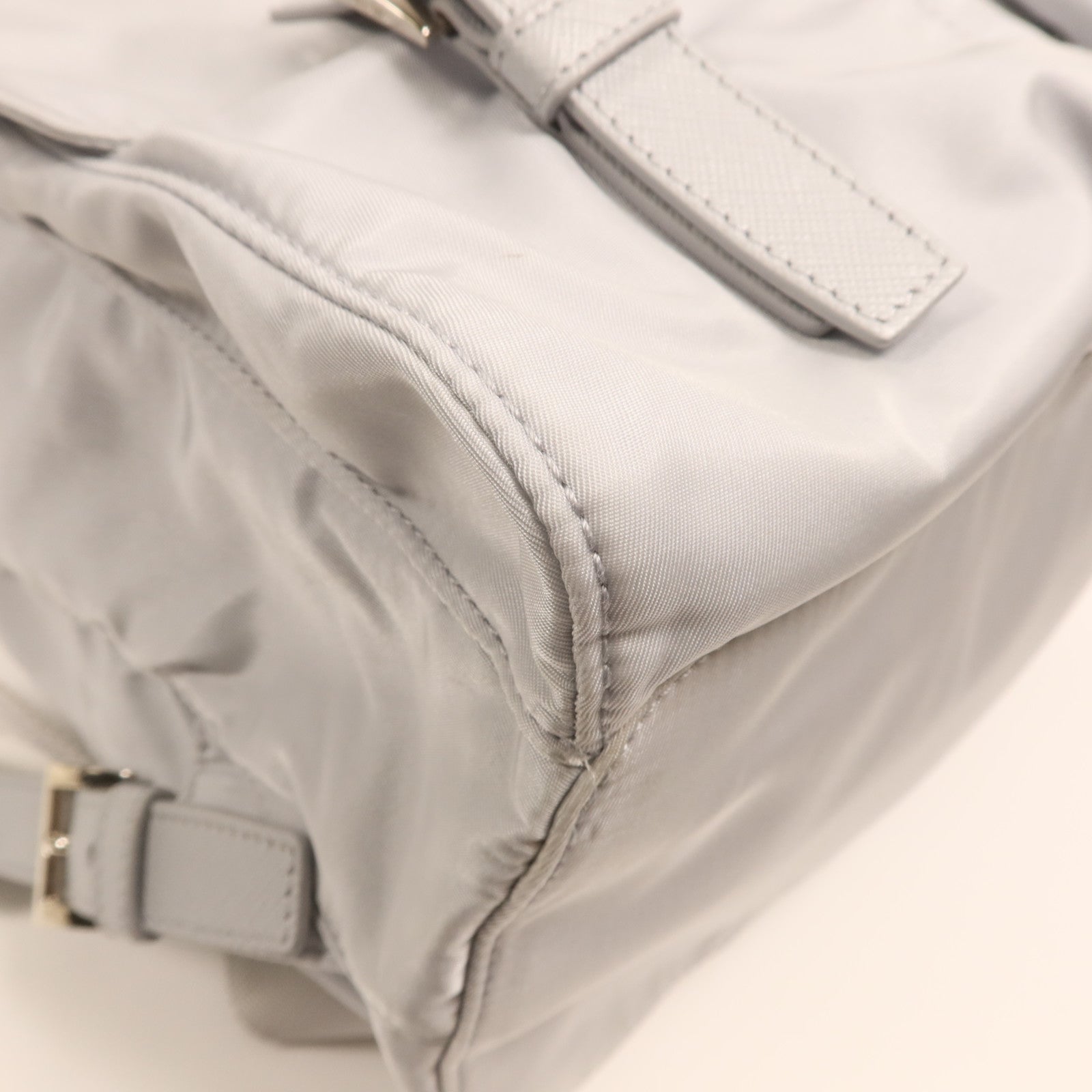 PRADA 尼龍Backpack銀扣背包
