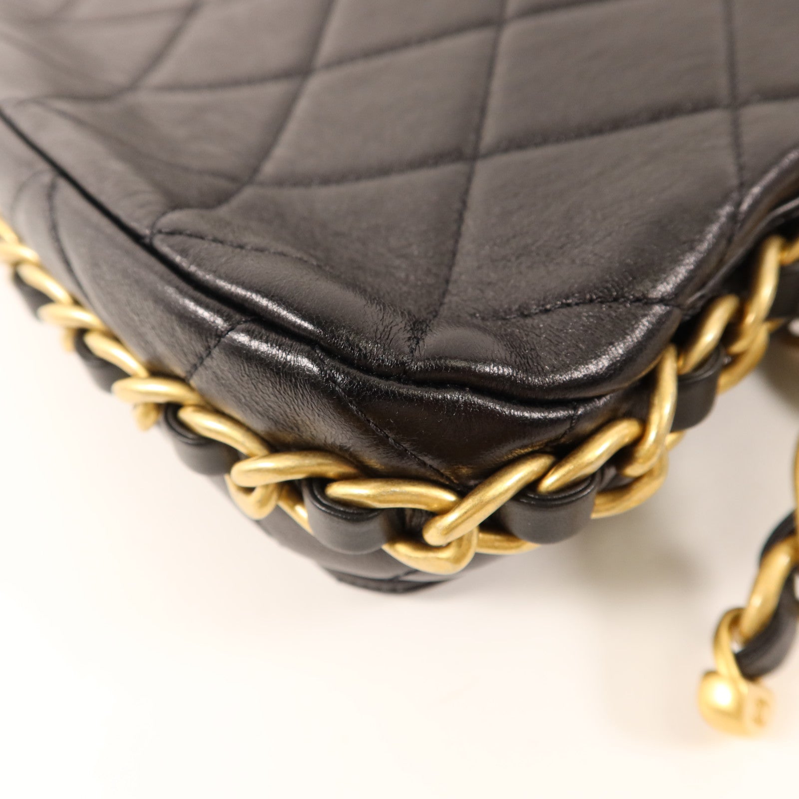 CHANEL 牛皮皮革Chain Shoulder金扣鏈帶肩背袋