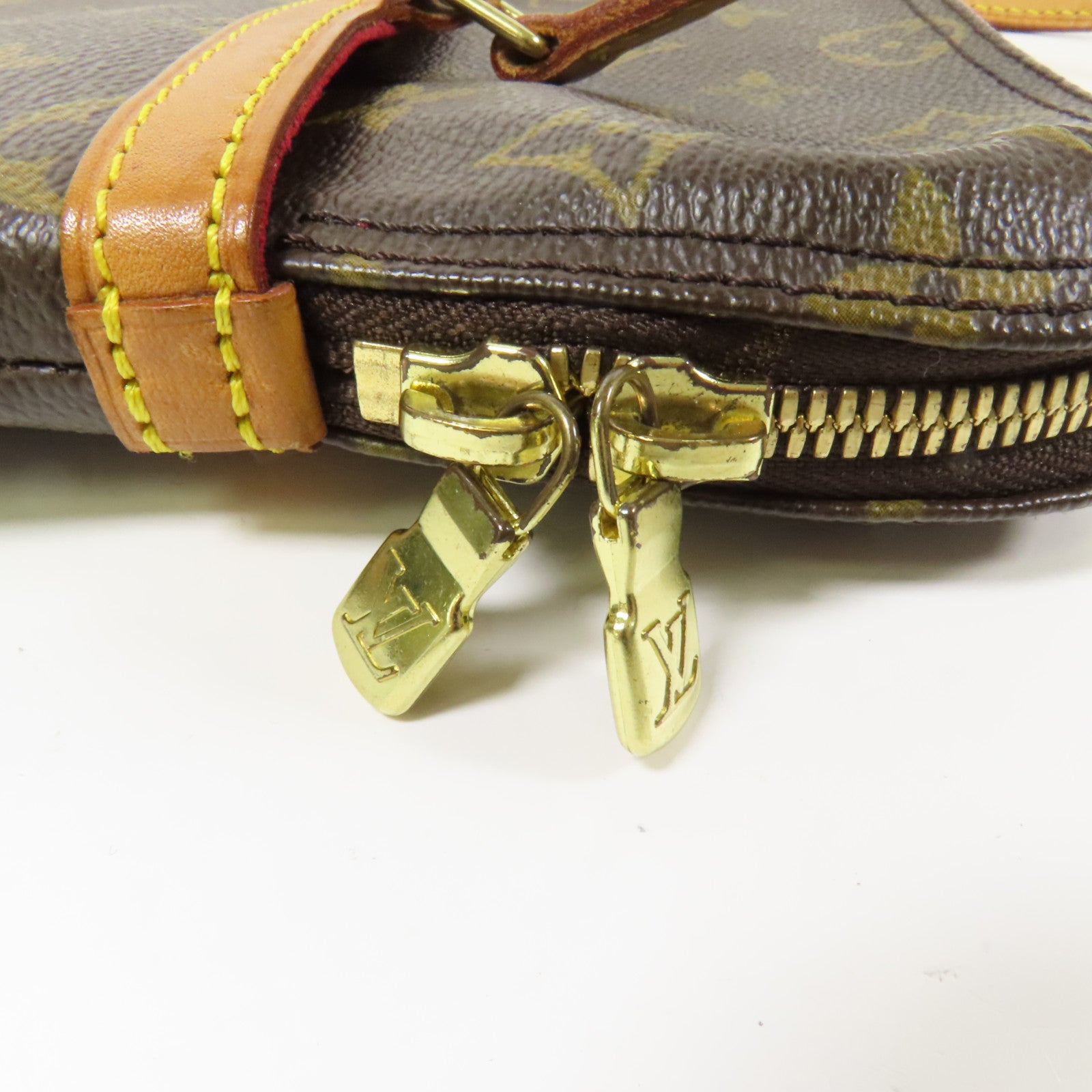 LOUIS VUITTON Monogram Coussin GM金扣肩背袋