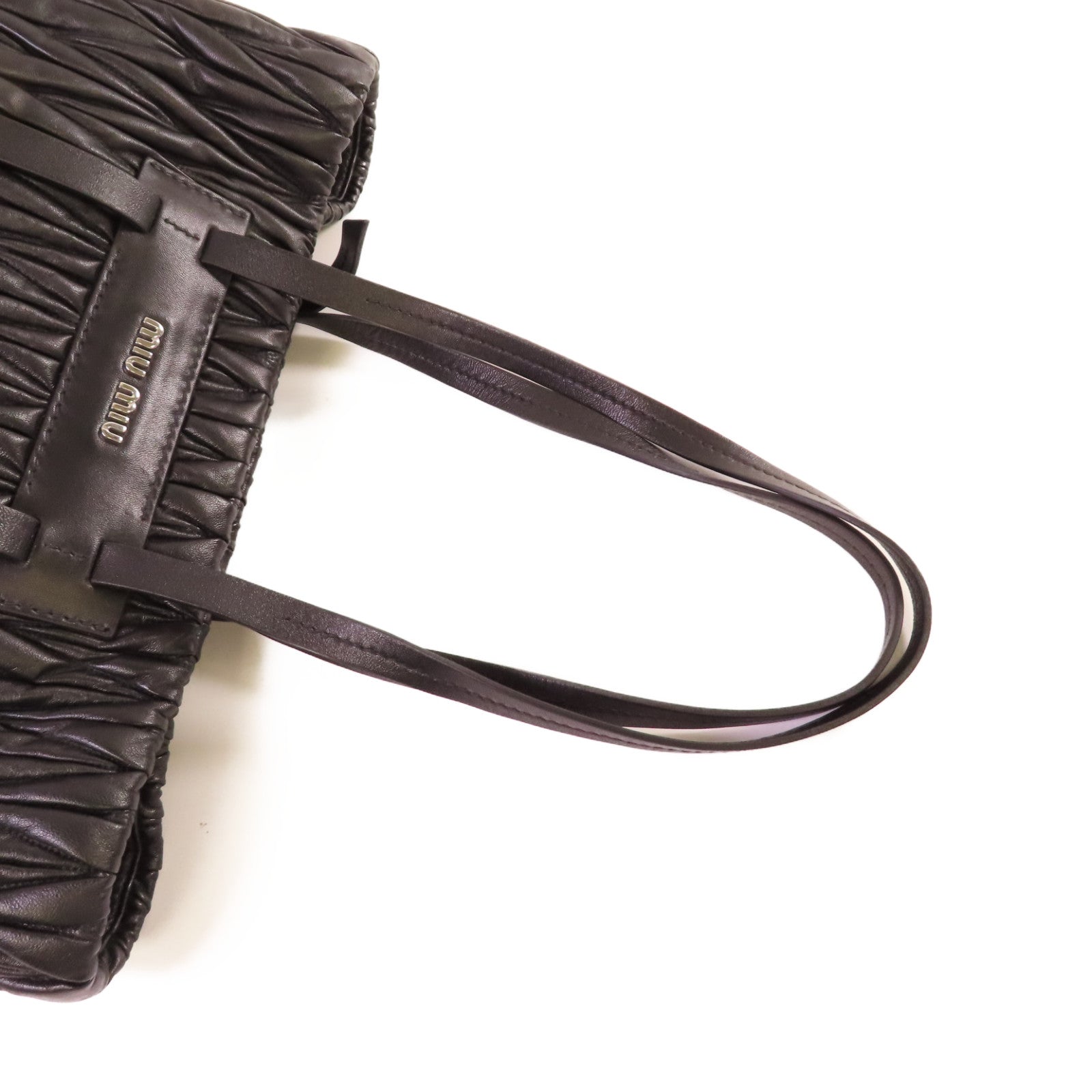 Miu Miu 牛皮皮革Matelasse Shoulder Bag金扣肩背袋黑色