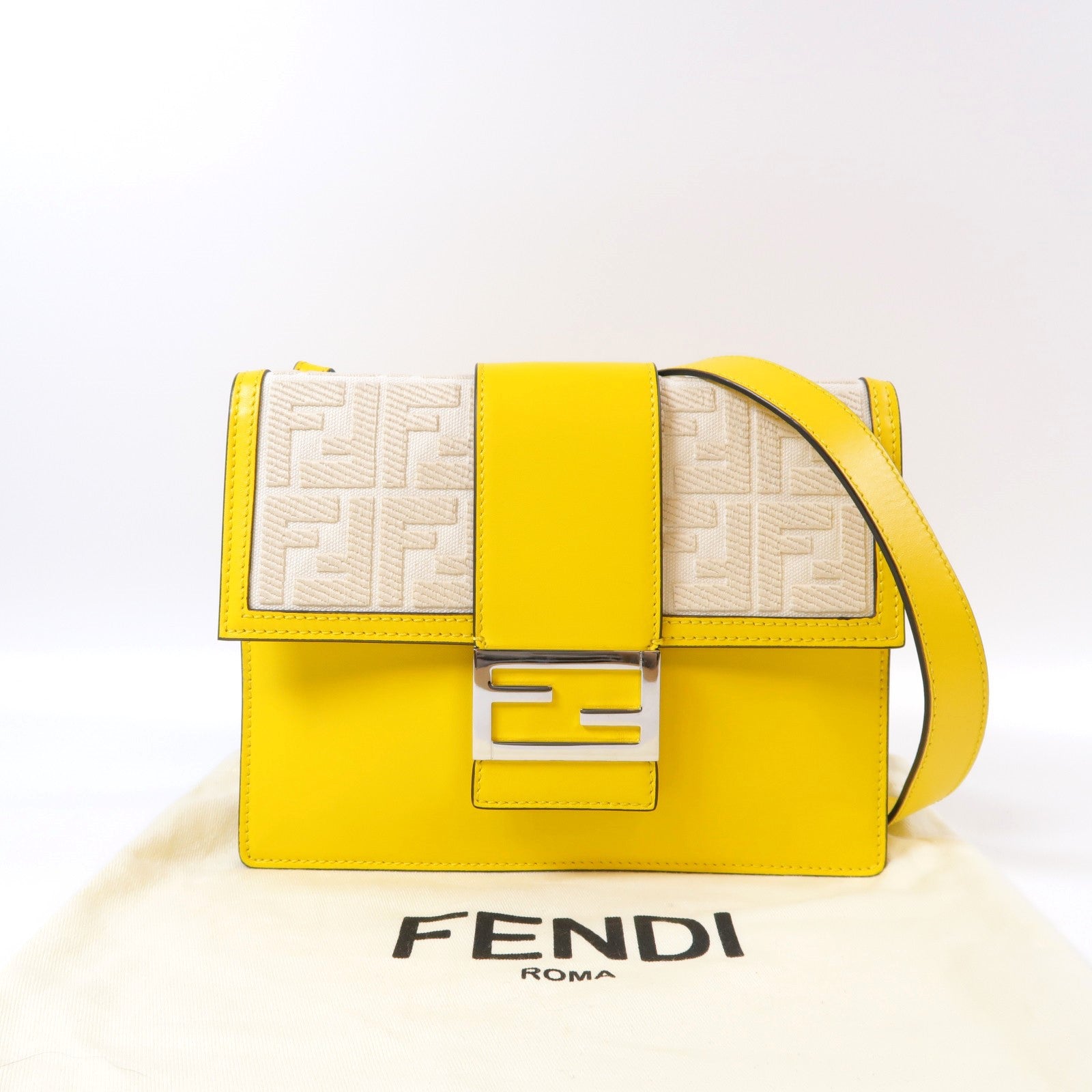 FENDI 【激減優惠】帆布/牛皮皮革Flat Baguette Shoulder Bag銀扣肩背袋黃色/米色
