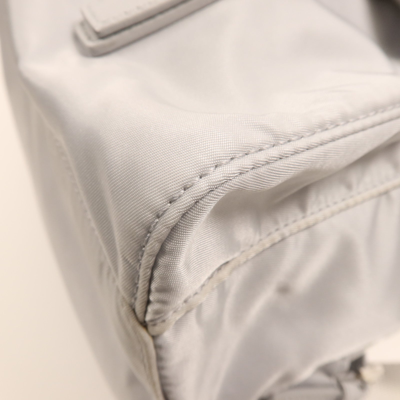 PRADA 尼龍Backpack銀扣背包