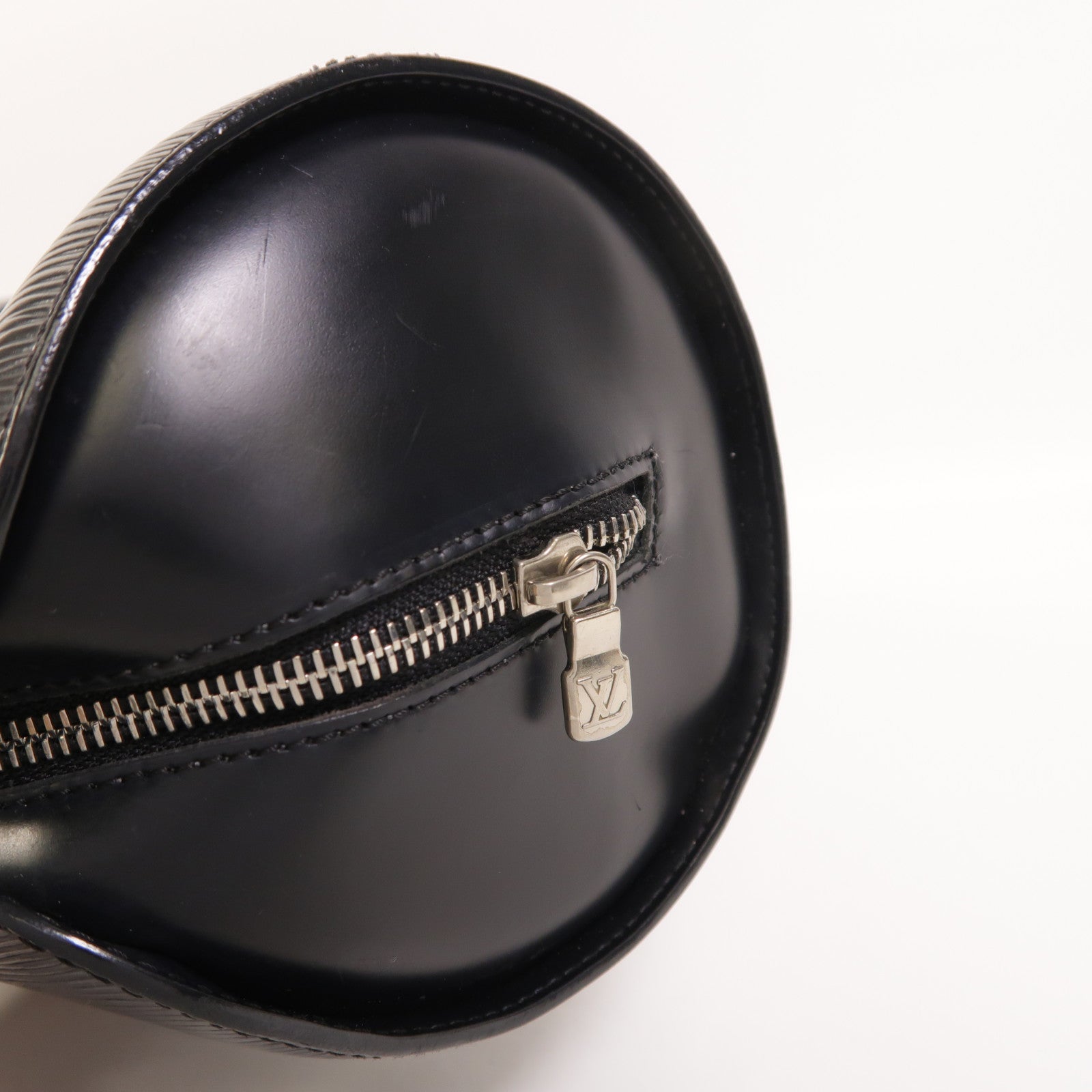 LOUIS VUITTON Epi Soufflot銀扣肩背袋