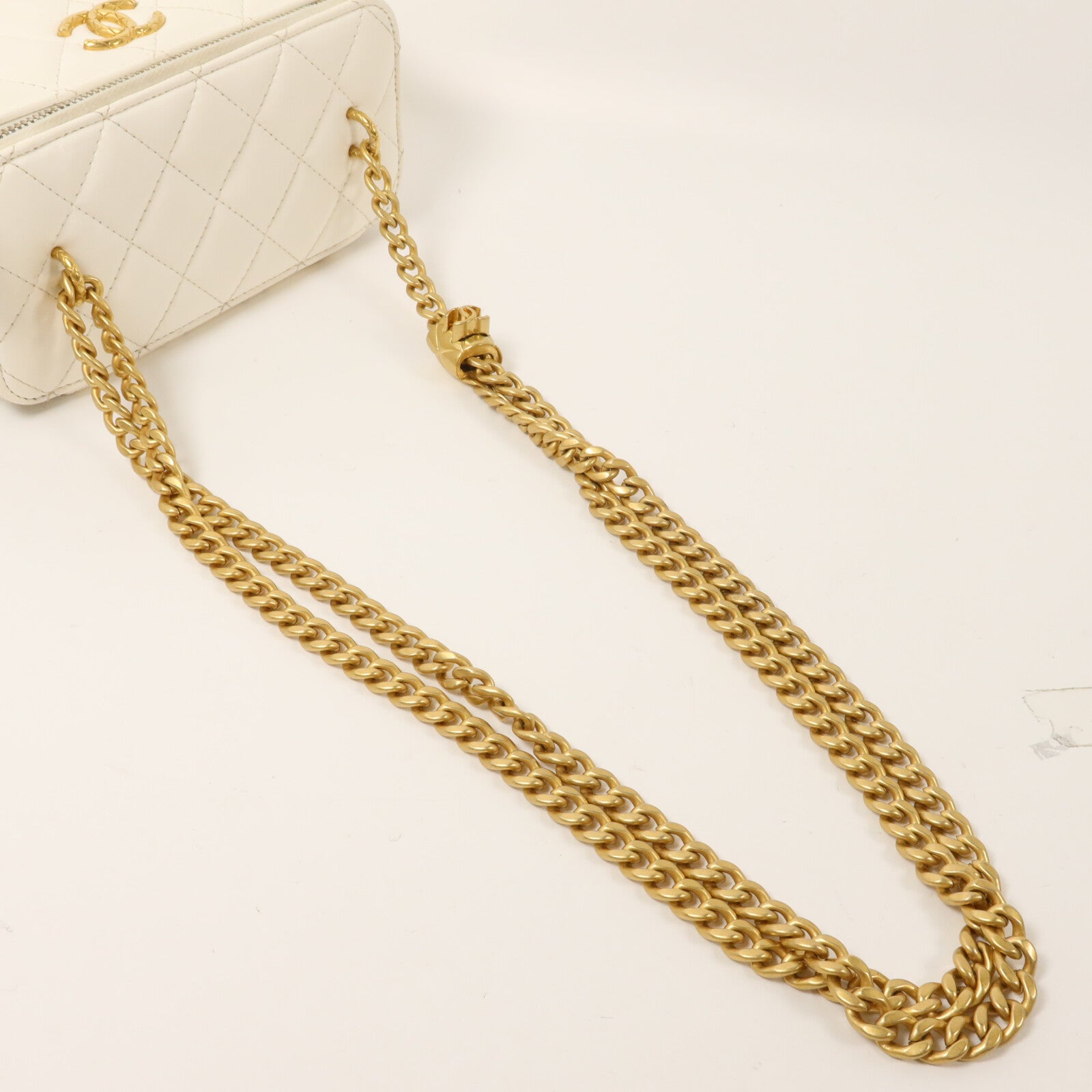 CHANEL 羊皮皮革Vanity Case鏈帶肩背袋