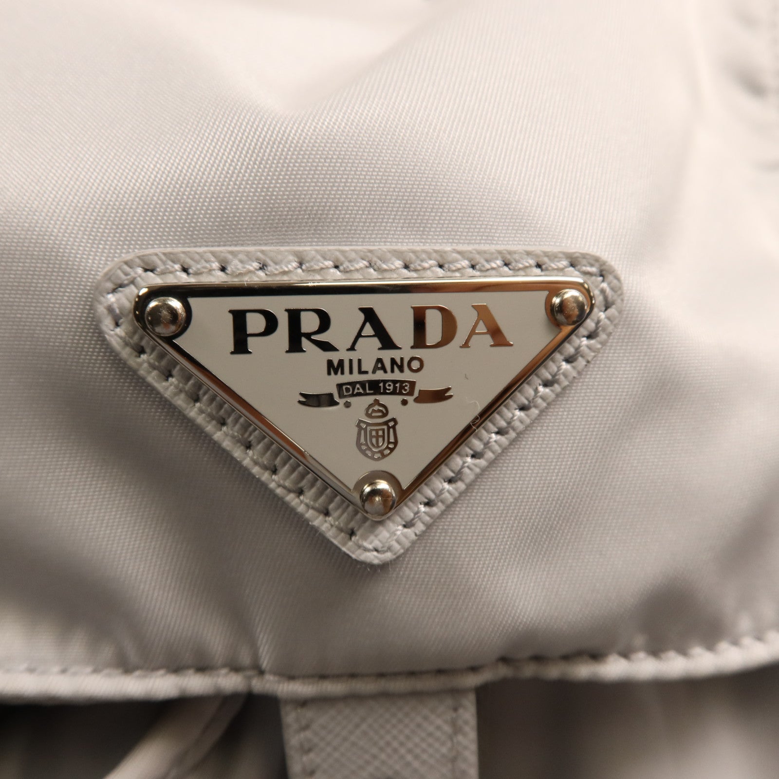 PRADA 尼龍Backpack銀扣背包