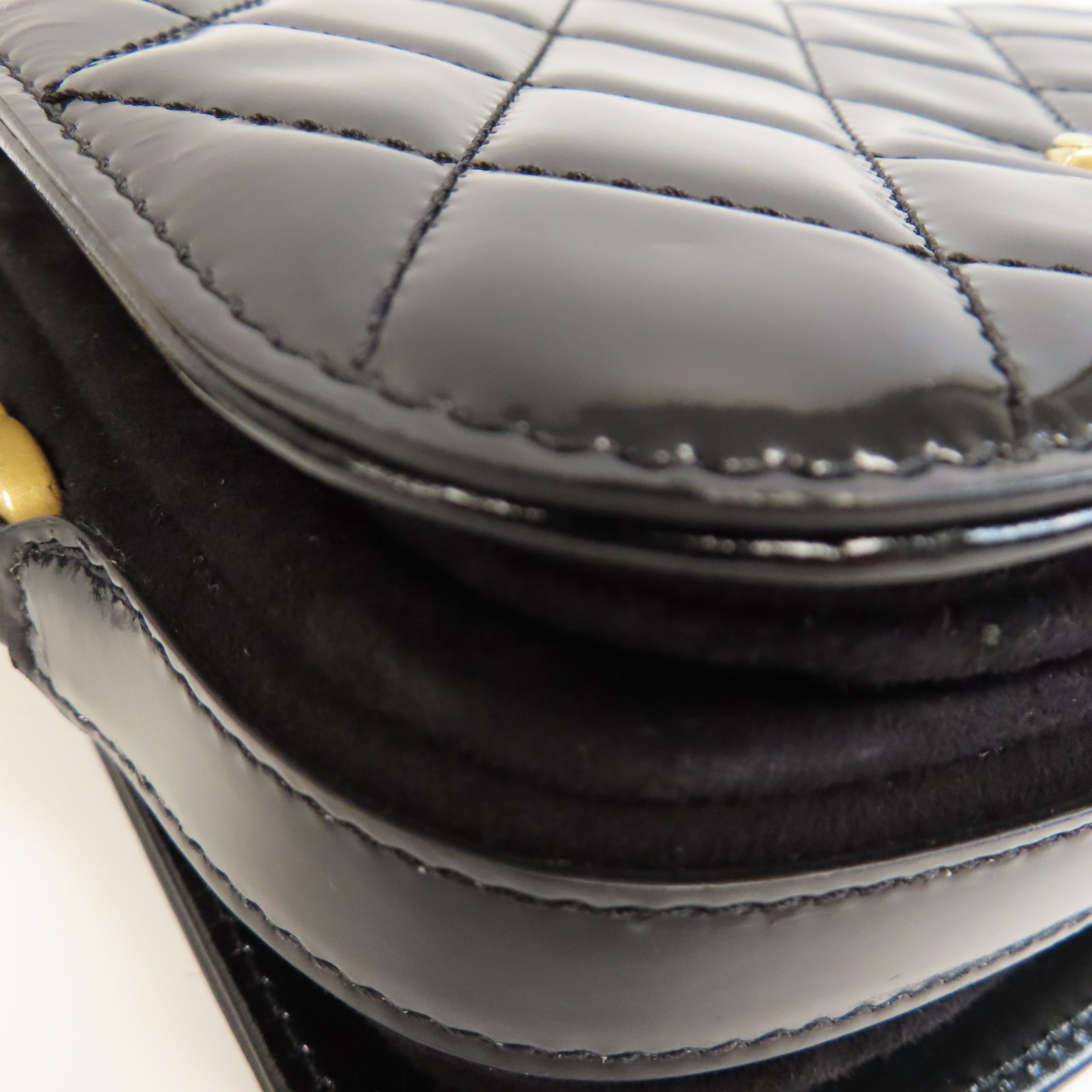 CHANEL 【激減優惠】菱格漆皮皮革Mini Messenger Bag金扣肩背袋黑色