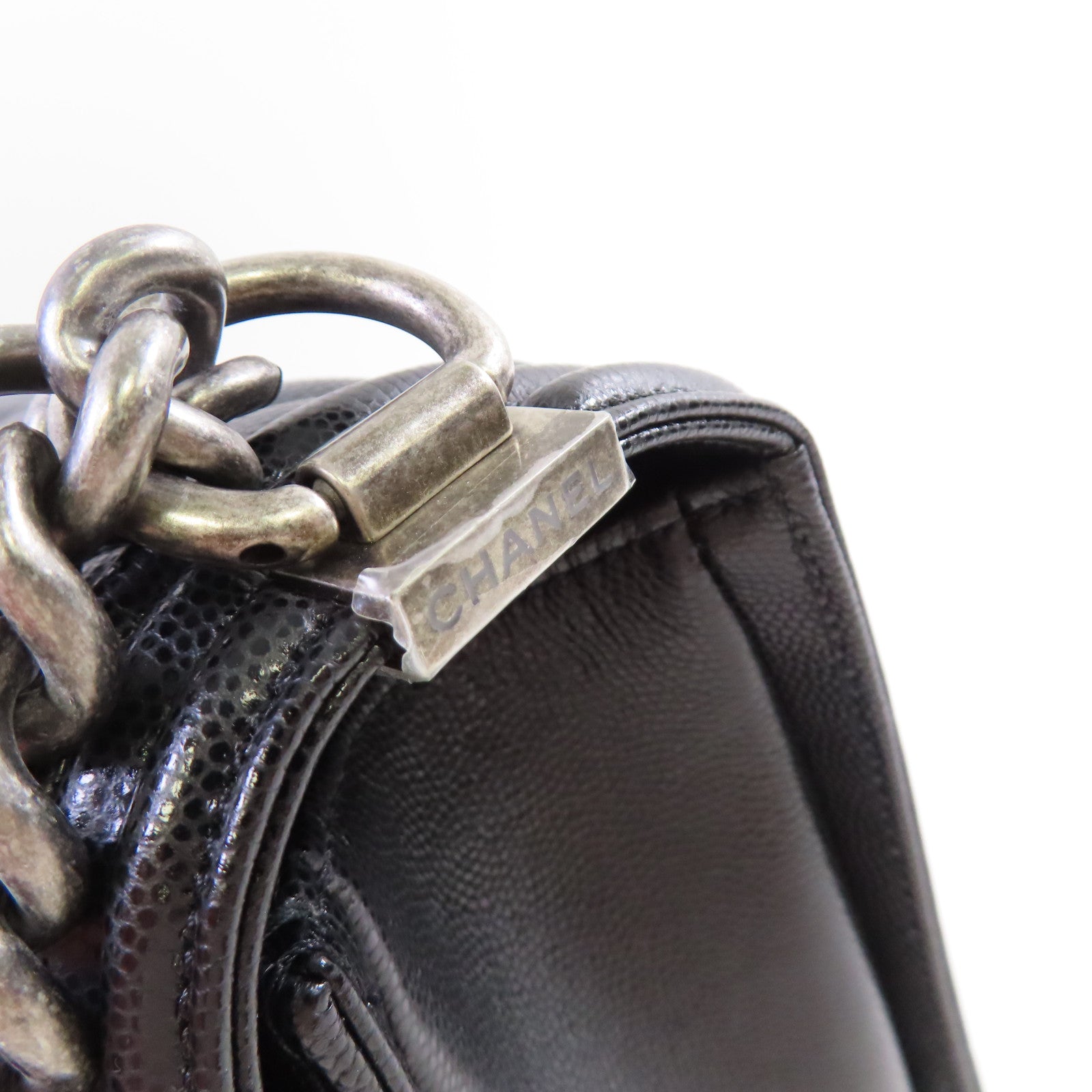CHANEL 菱格Caviar皮革Boy Chanel Chain Shoulder Bag銀扣鏈帶肩背袋黑色