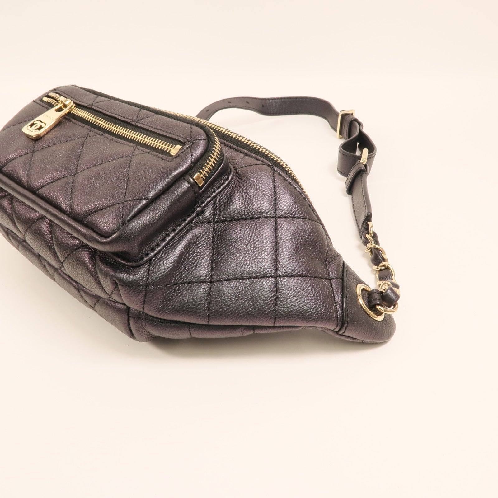 CHANEL 牛皮皮革Waist Bag金扣鏈帶腰包