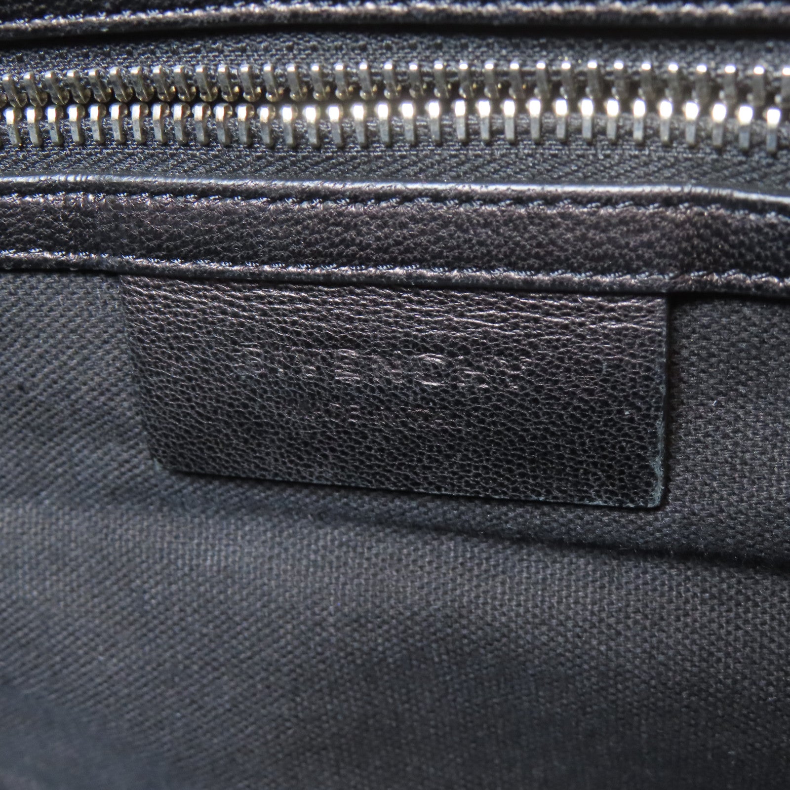 GIVENCHY 【激減優惠】牛皮皮革Calf Dust Bag銀扣手挽肩背兩用袋黑色