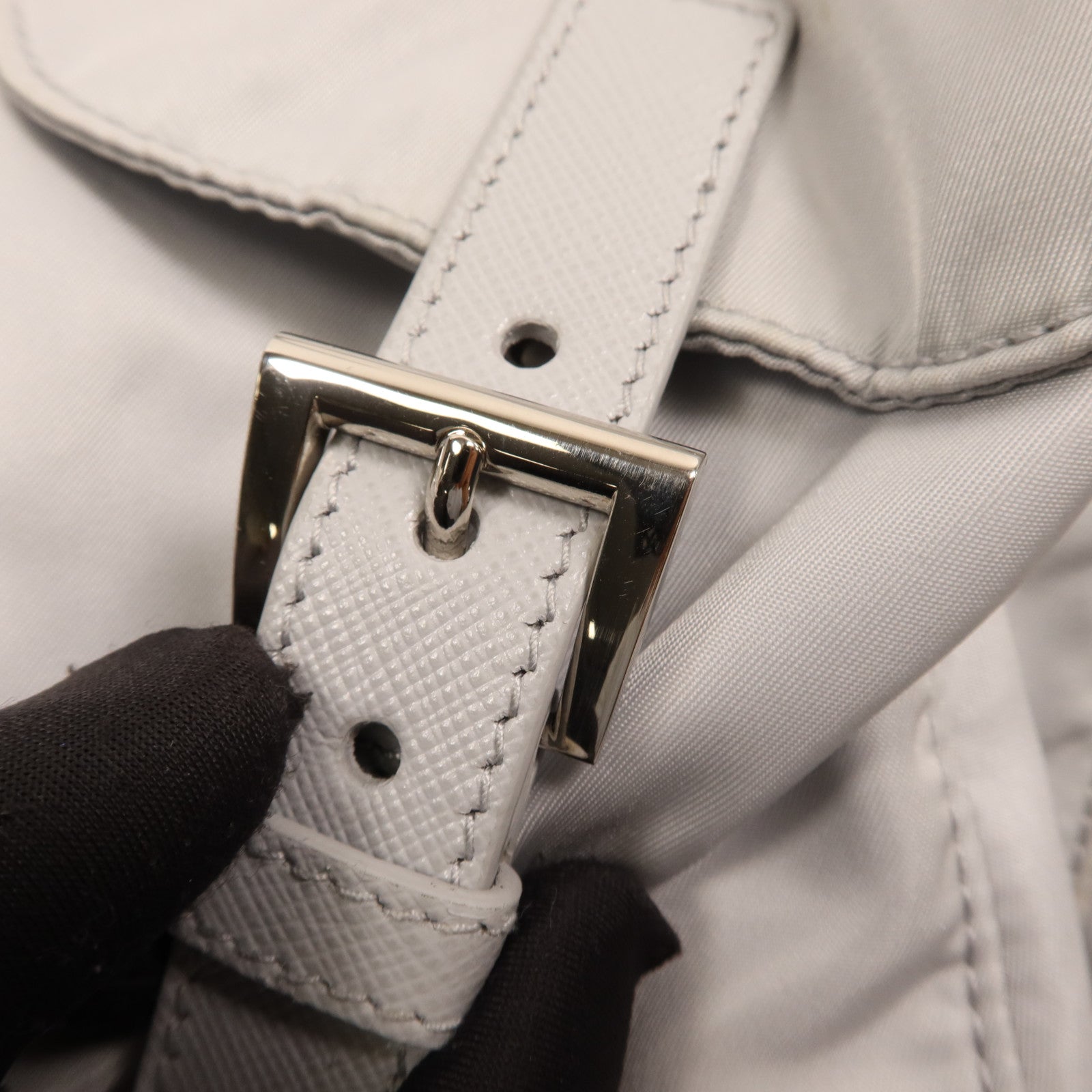 PRADA 尼龍Backpack銀扣背包