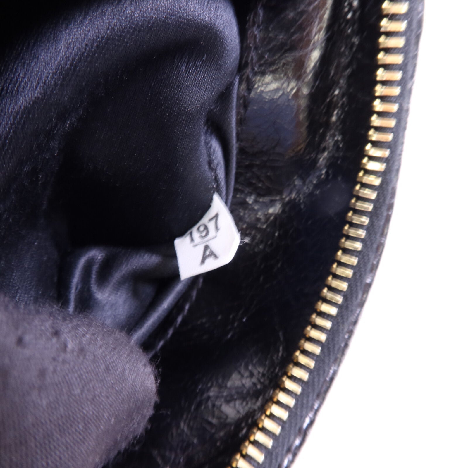 Miu Miu 羊皮皮革Shoulder Bag金扣肩背袋