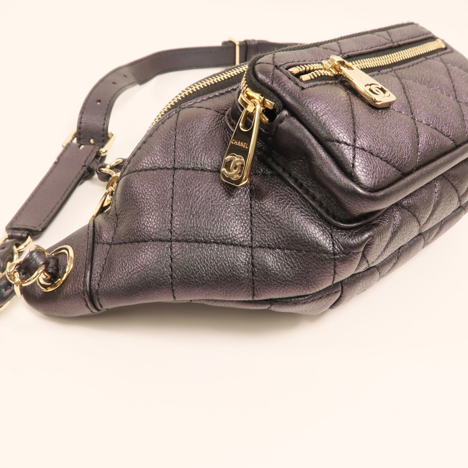 CHANEL 牛皮皮革Waist Bag金扣鏈帶腰包
