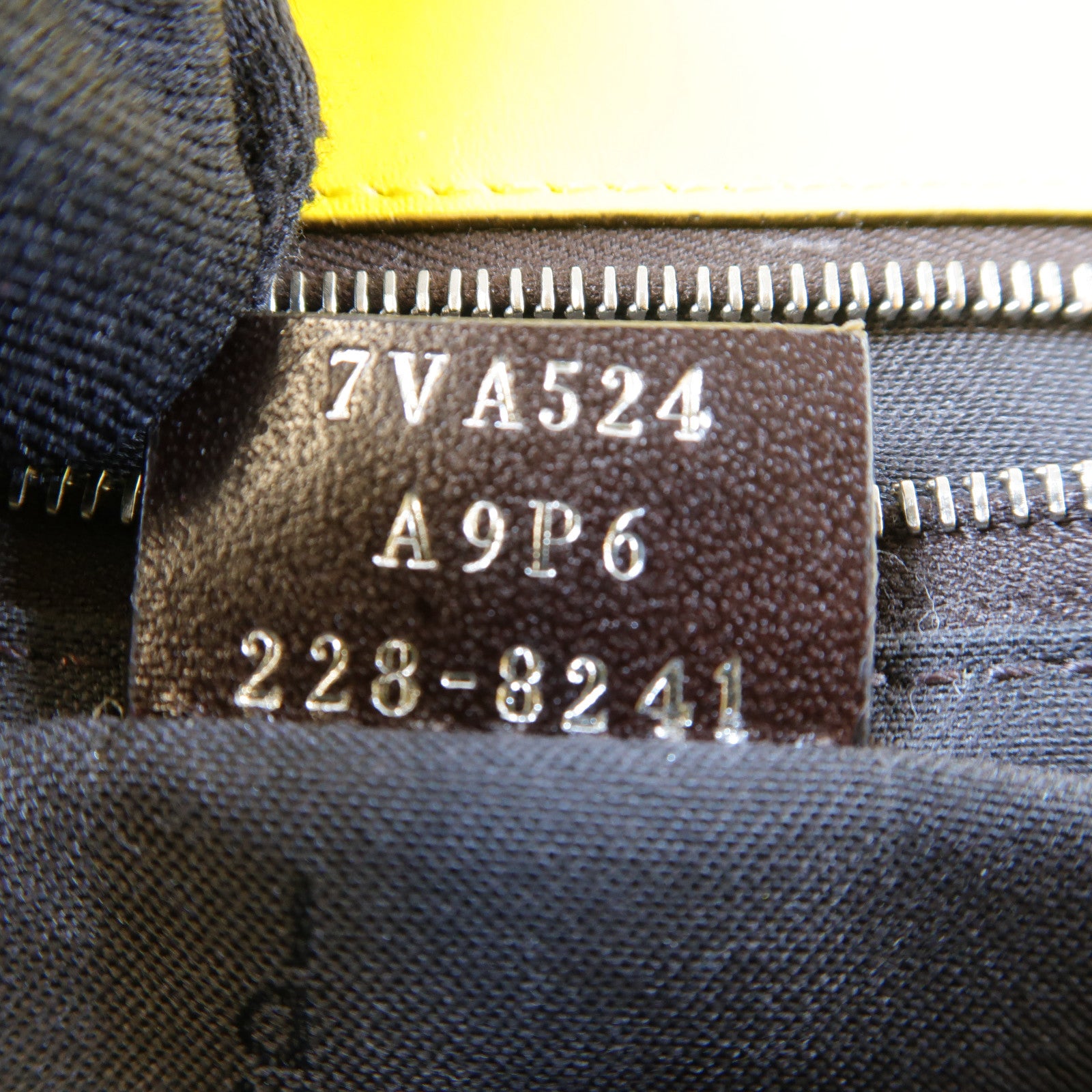 FENDI 【激減優惠】帆布/牛皮皮革Flat Baguette Shoulder Bag銀扣肩背袋黃色/米色