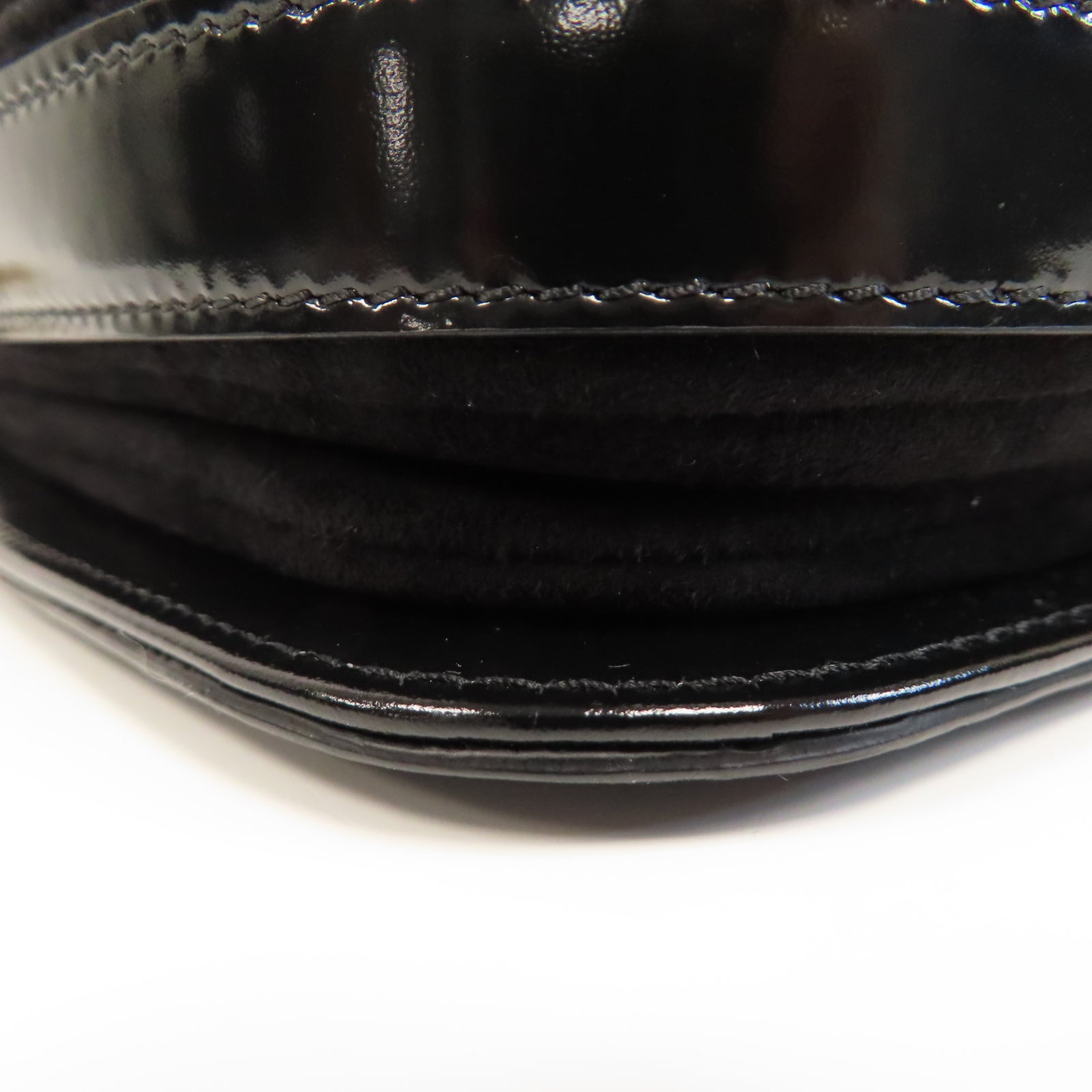 CHANEL 【激減優惠】菱格漆皮皮革Mini Messenger Bag金扣肩背袋黑色