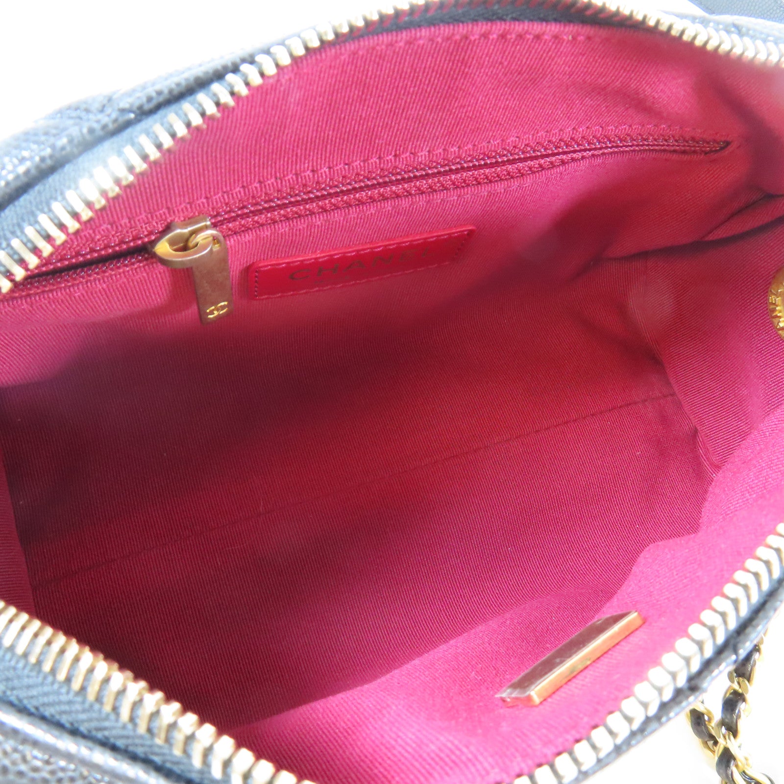 【black♡pinkで可愛い】CHANEL 手袋 CHANEL Quilted Convertible Double Zip Clutch with Chain